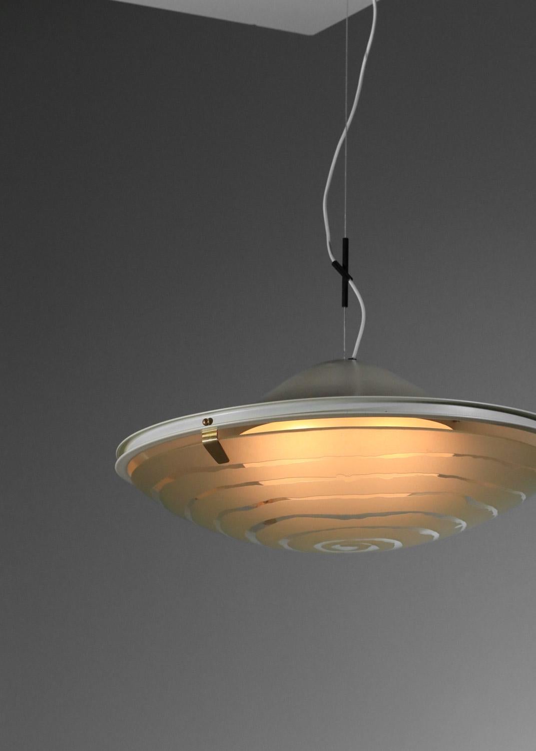 Italian 70s glass and lacquered metal chandelier by Gaetano Sciolari for Stilnovo For Sale
