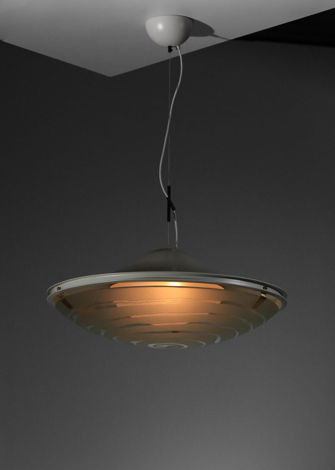 Metal 70s glass and lacquered metal chandelier by Gaetano Sciolari for Stilnovo For Sale
