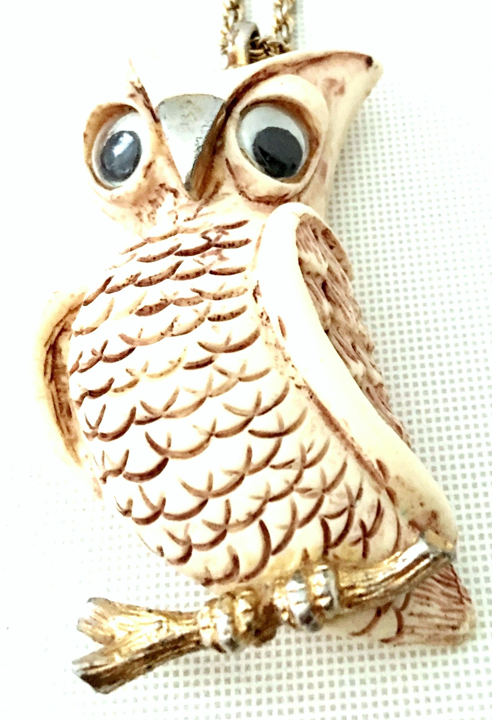 70'S Gold & Resin Carved Owl Pendant Necklace By Luca Razza For Sale 1