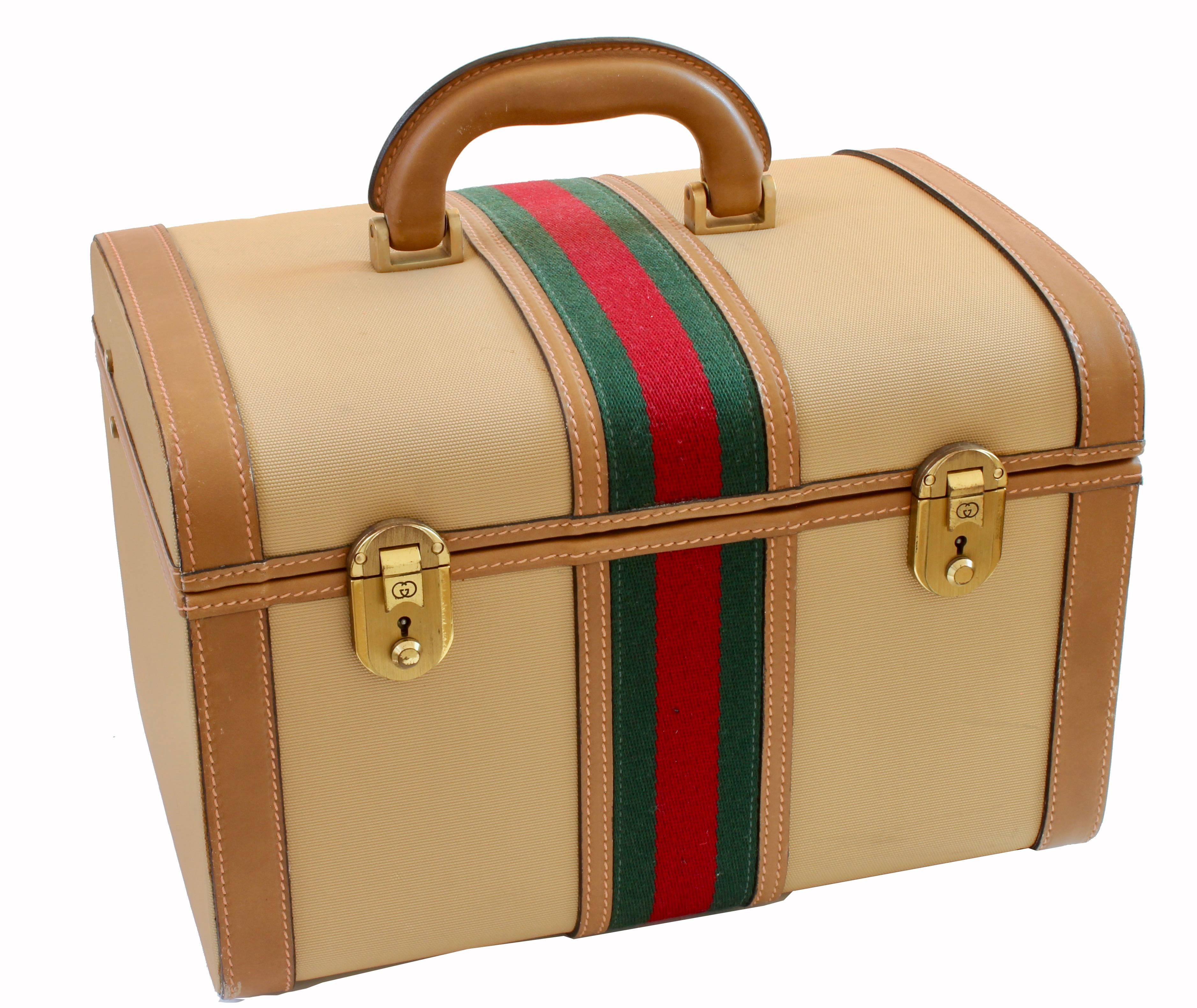Gucci Train Case Beige Canvas Red Green Webbing Beauty Bag Travel Carry On, 70s  In Good Condition In Port Saint Lucie, FL