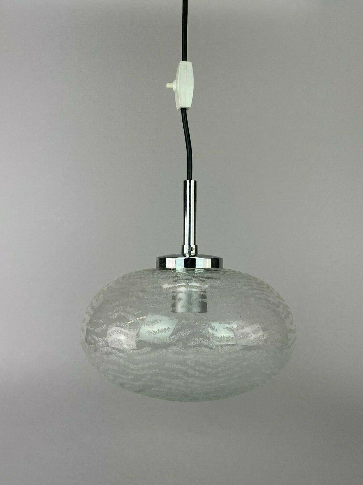 70s hanging lamp ceiling lamp lamp light space age glass Hustadt lamps

Object: lamp

Manufacturer: Hustadt lights

Condition: good

Age: around 1960-1970

Dimensions:

Diameter = 23.5cm
Height = 16cm

Other notes:

The pictures