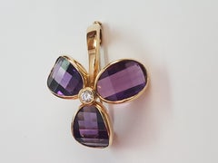 1970s Italian 18 Karat Yellow Gold Amethyst Diamond Flower Shape Brooch