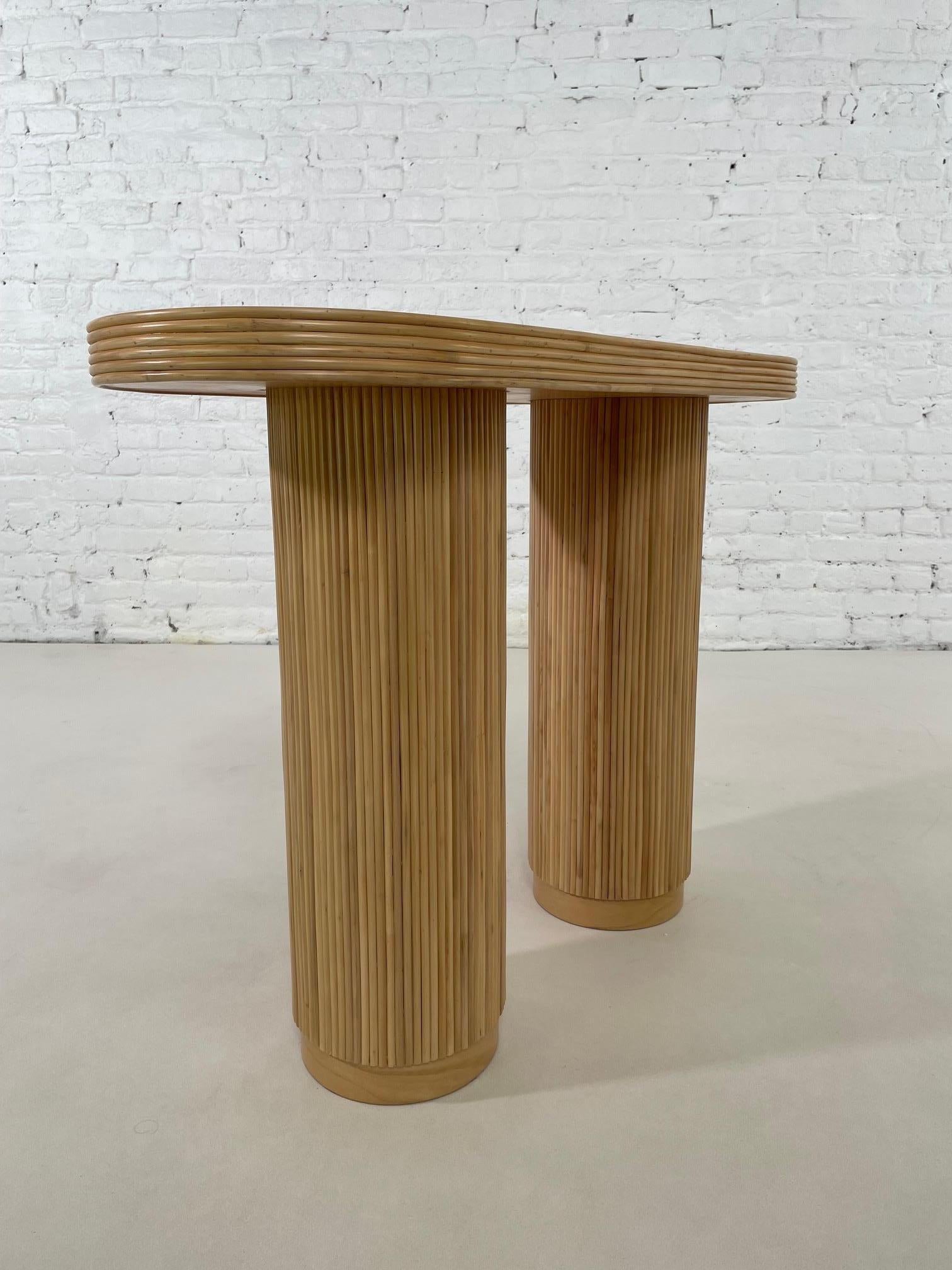 Table console en rotin rond et ovale à plateau en roseau de style italien des années 70 en vente 5