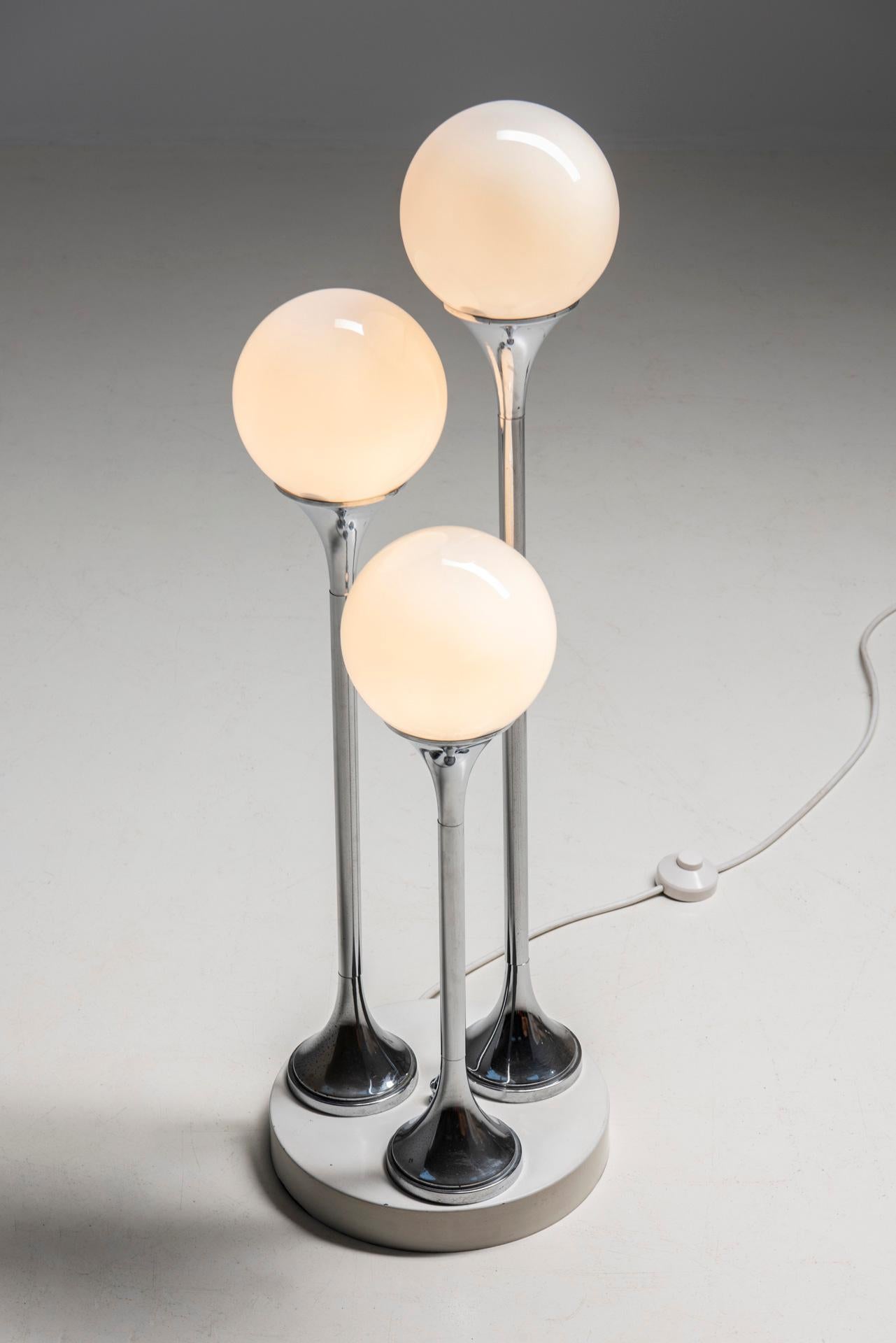 Mid-Century Modern Lampadaire italien des années 70 dans le style de Goffredo Reggiani en vente