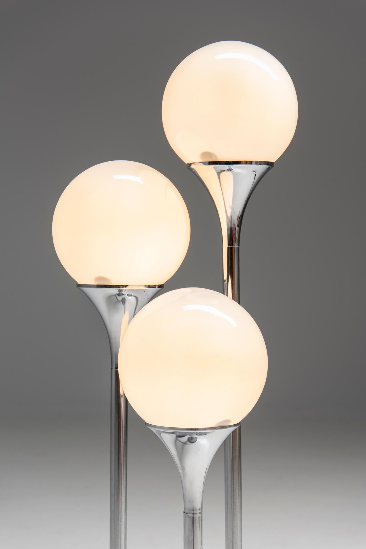 Lampadaire italien des années 70 dans le style de Goffredo Reggiani Bon état - En vente à Antwerpen, BE