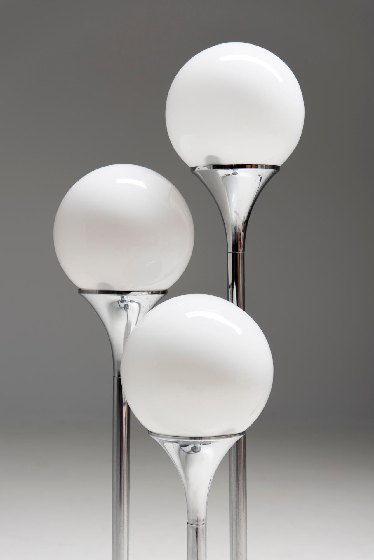 20ième siècle Lampadaire italien des années 70 dans le style de Goffredo Reggiani en vente