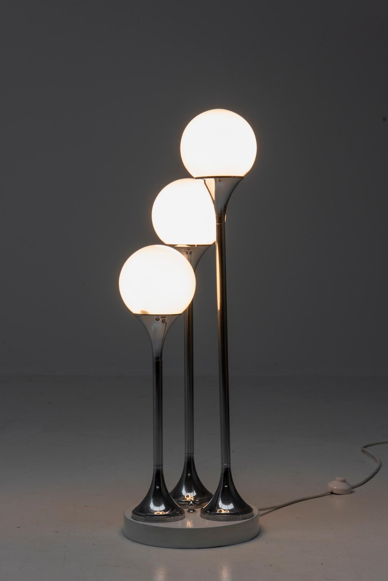 Verre Lampadaire italien des années 70 dans le style de Goffredo Reggiani en vente