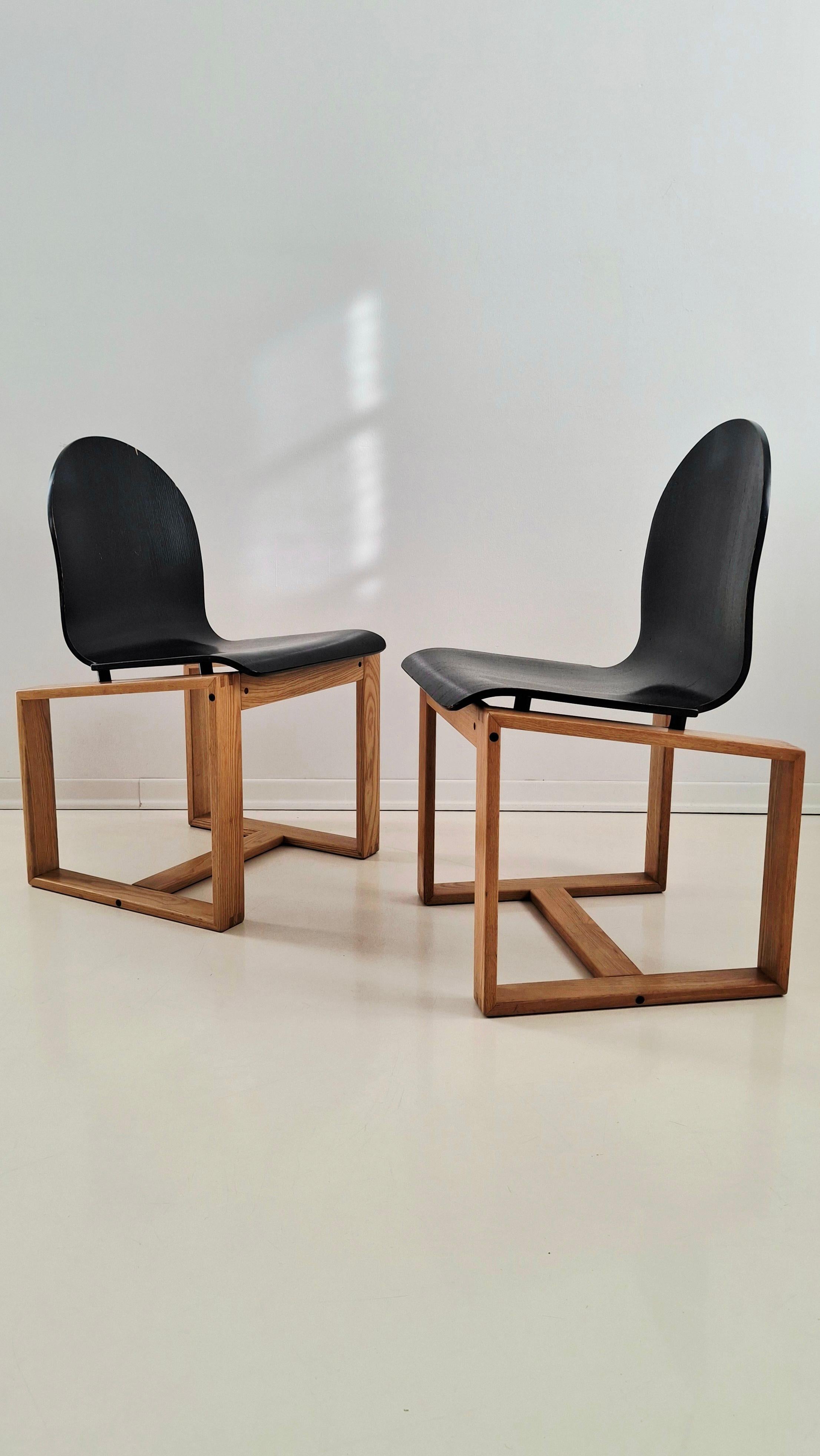 Chaises italiennes minimales en bois courbé des années 70, frêne et ébonisé 1 de 2 en vente 4