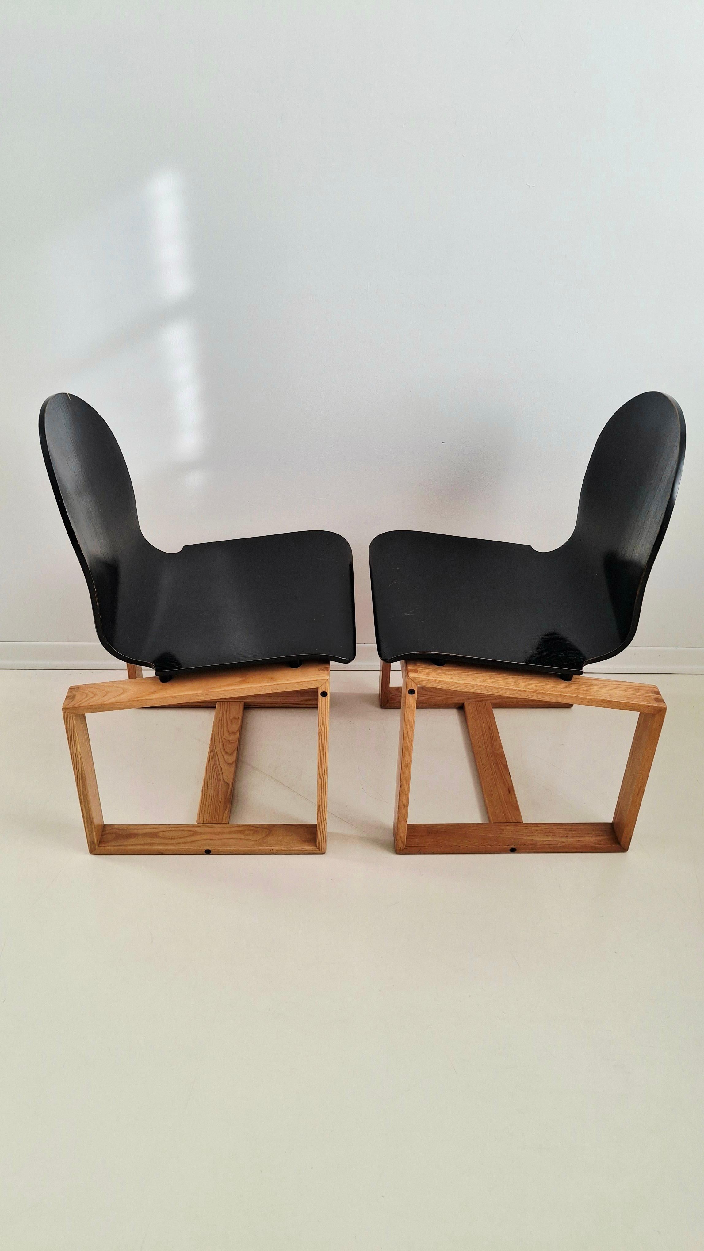 Chaises italiennes minimales en bois courbé des années 70, frêne et ébonisé 1 de 2 en vente 8
