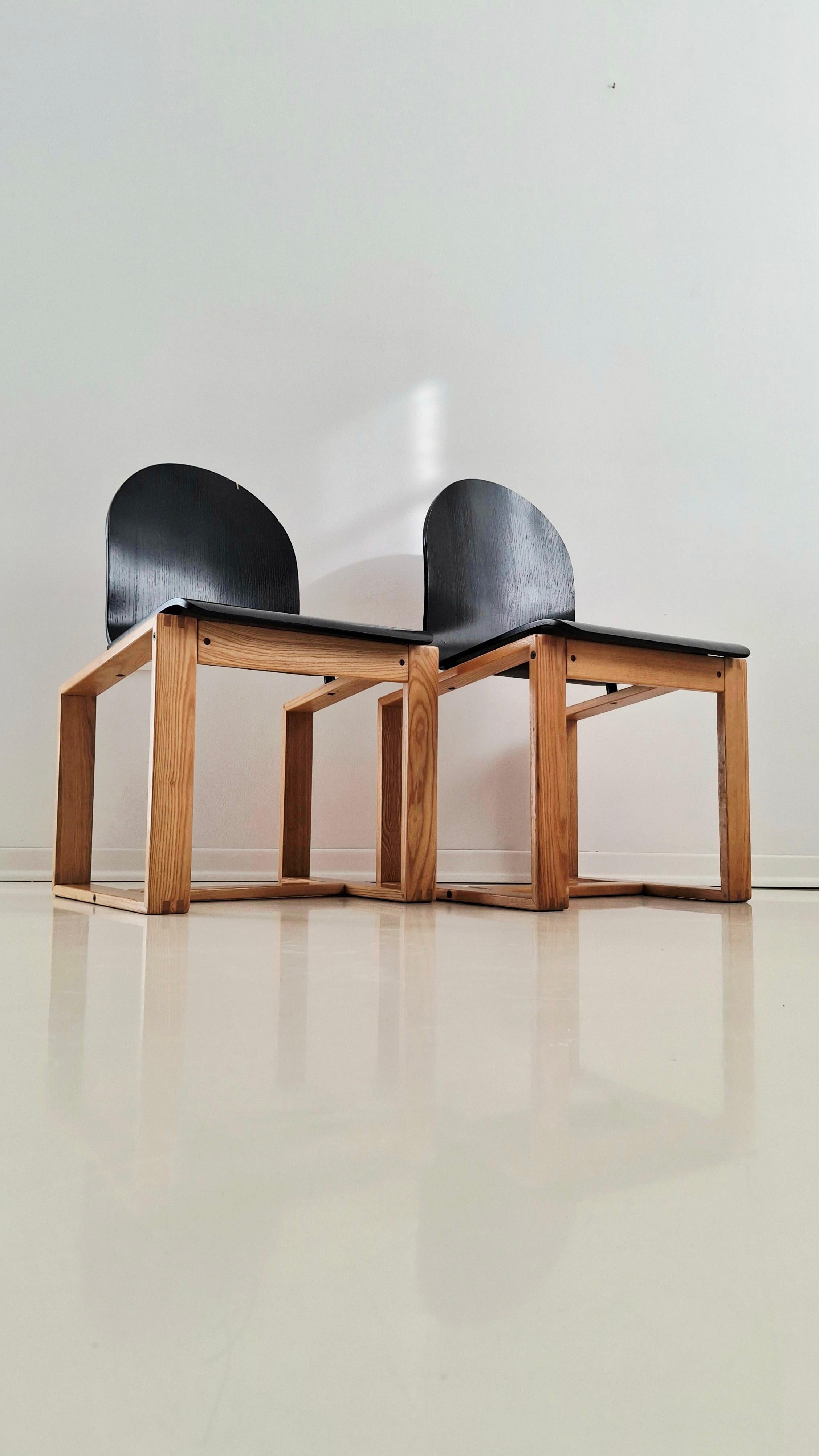 Chaises italiennes minimales en bois courbé des années 70, frêne et ébonisé 1 de 2 en vente 10