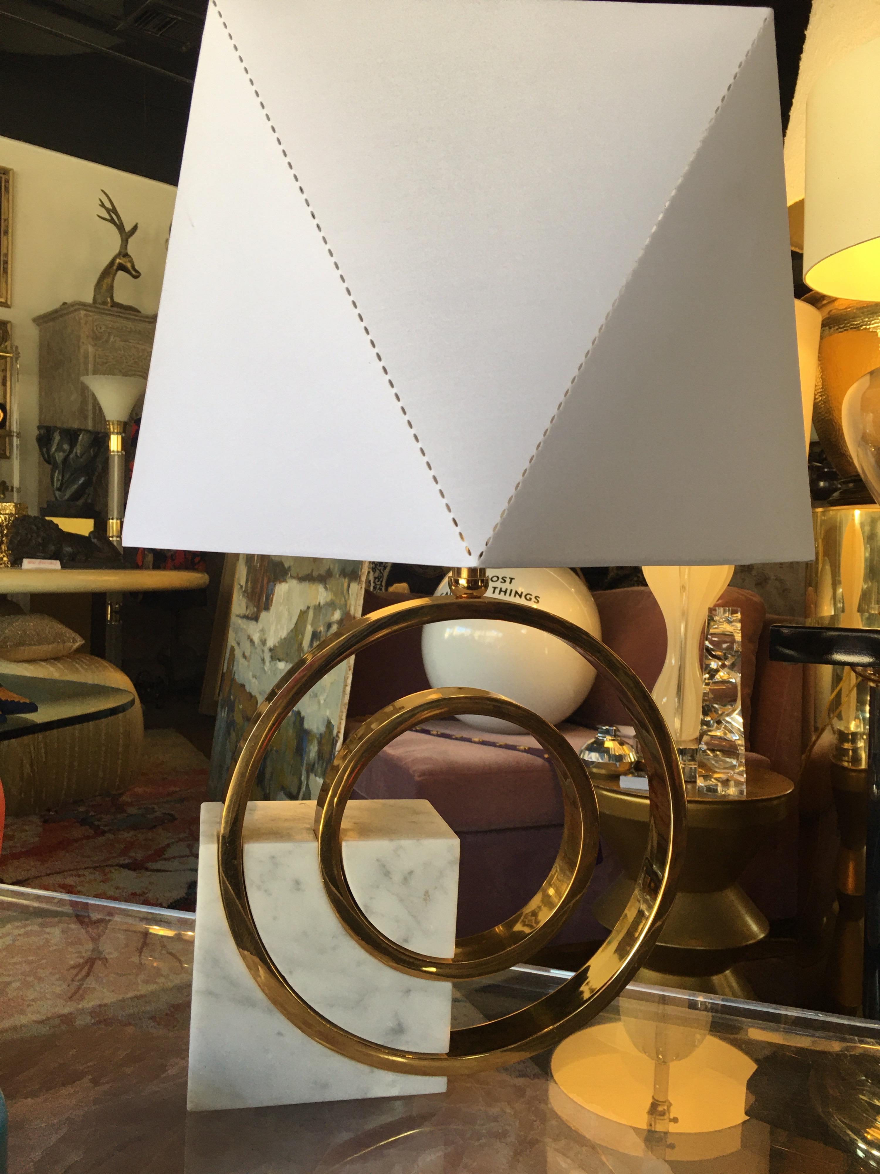 Late 20th Century  1970s Italian Modern Lamp in Brass & Marble Custom Shade by Giovanni Banci For Sale