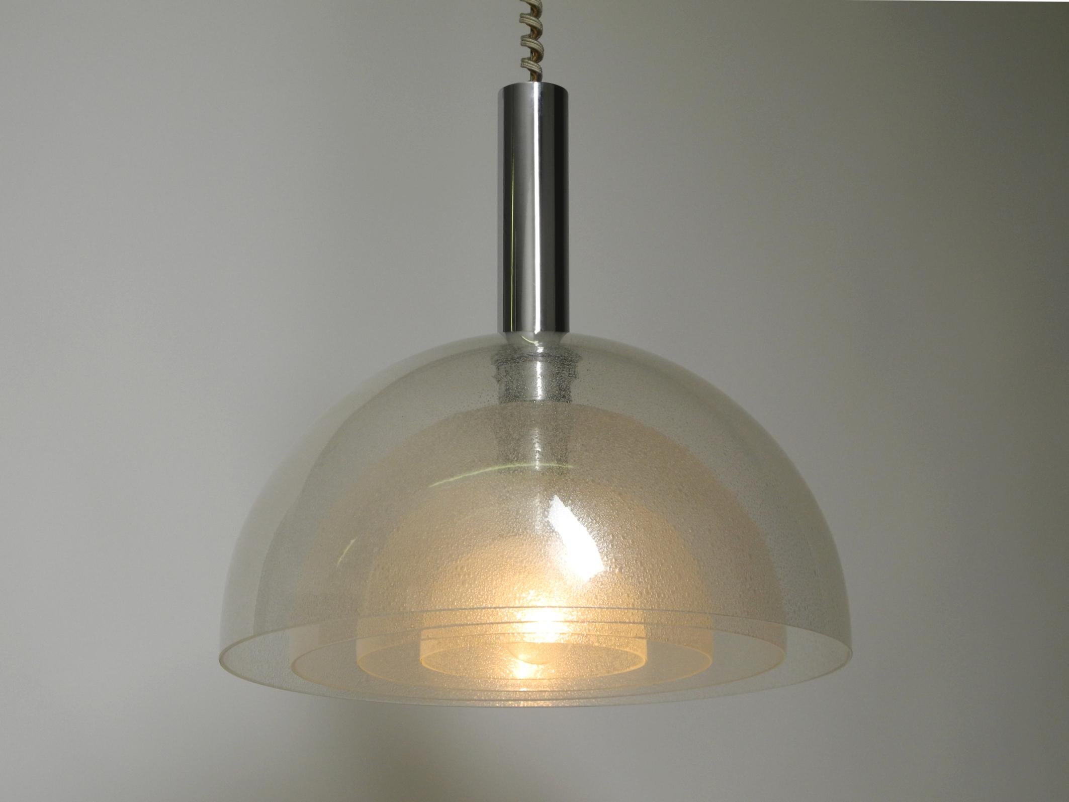 Lampe suspendue italienne des années 70 par Carlo Nason pour Mazzega, fabriquée en Pulegoso Murano en vente 8