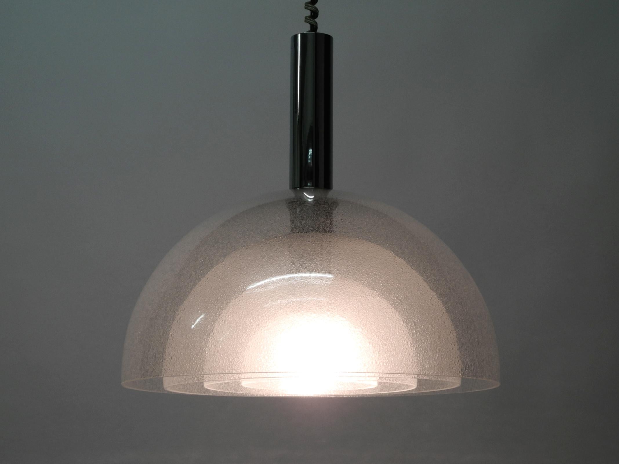 70s Italian pendant lamp by Carlo Nason for Mazzega made of Pulegoso Murano For Sale 10