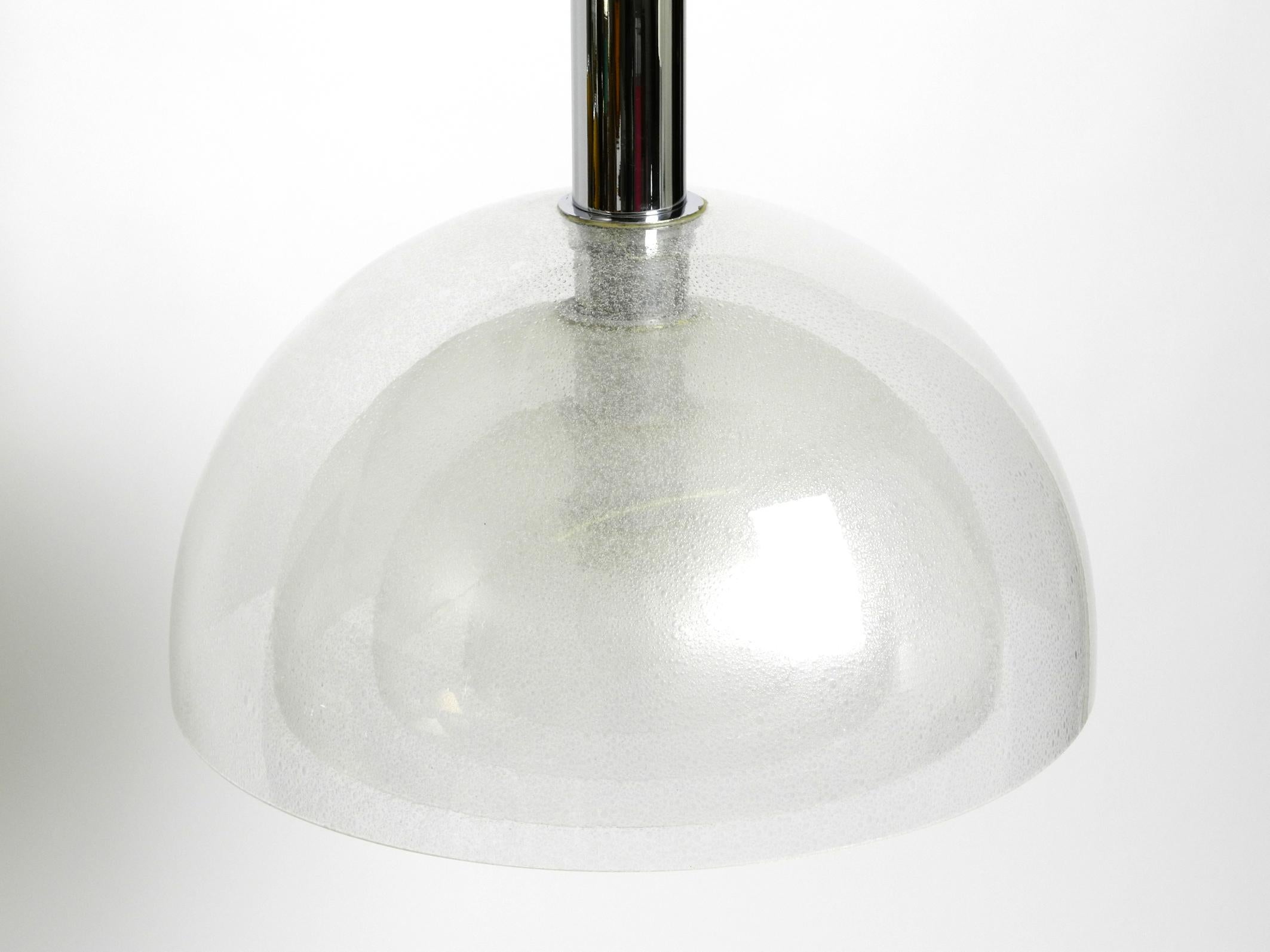 Ère spatiale Lampe suspendue italienne des années 70 par Carlo Nason pour Mazzega, fabriquée en Pulegoso Murano en vente