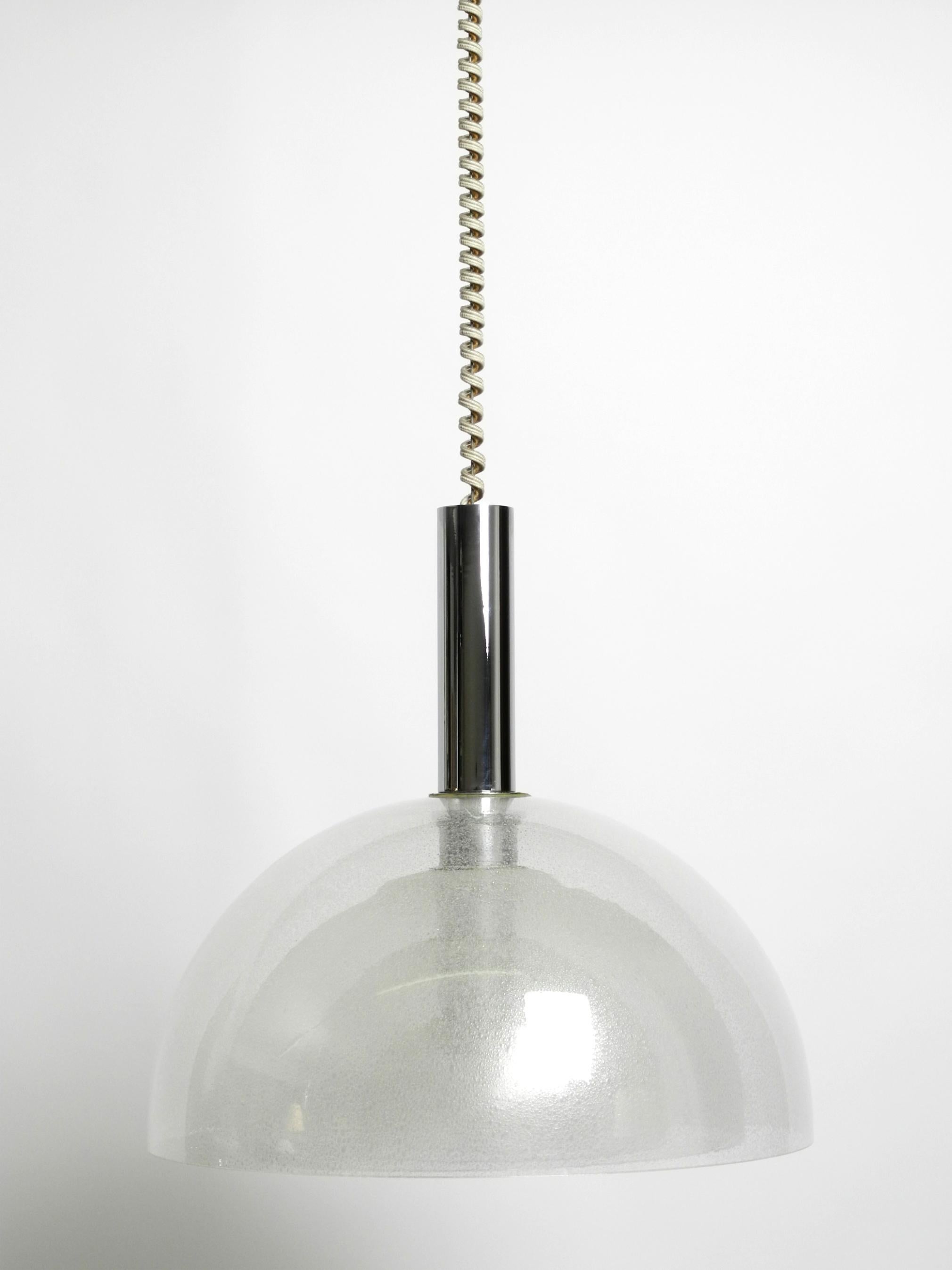 70s Italian pendant lamp by Carlo Nason for Mazzega made of Pulegoso Murano In Good Condition For Sale In München, DE