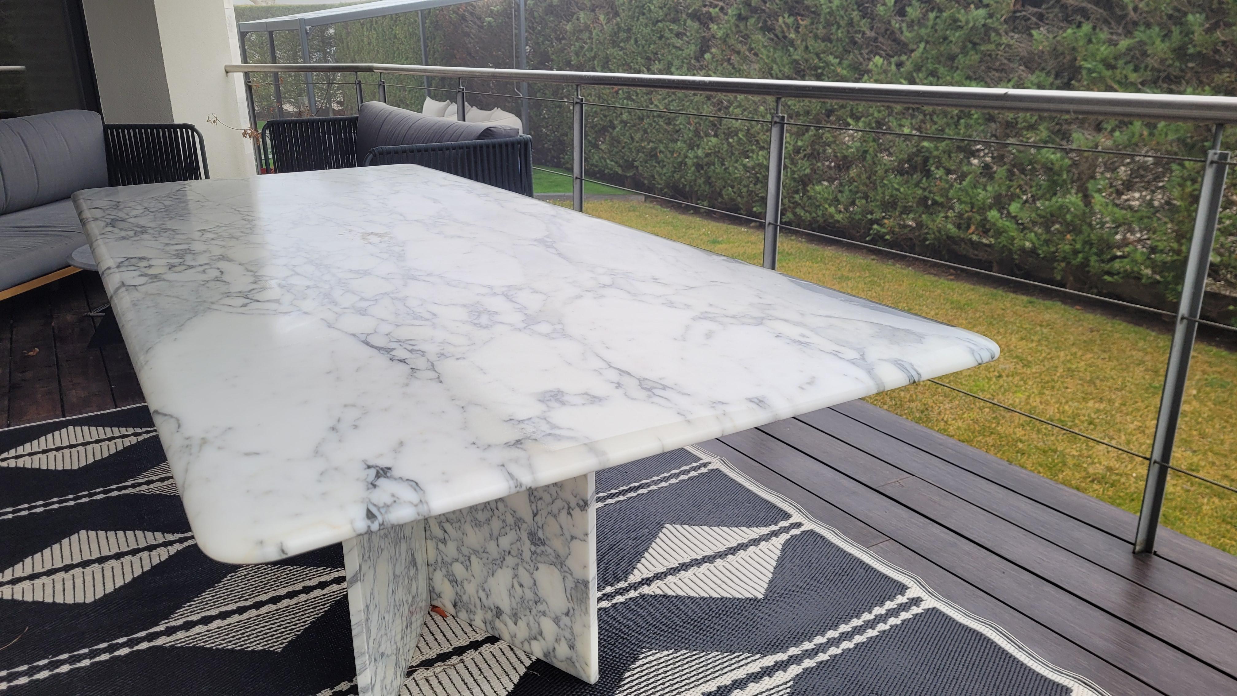 70er Jahre Italienisch Weiß Grau Esstisch  oder Schreibtisch aus Carrara-Marmor im Angebot 5