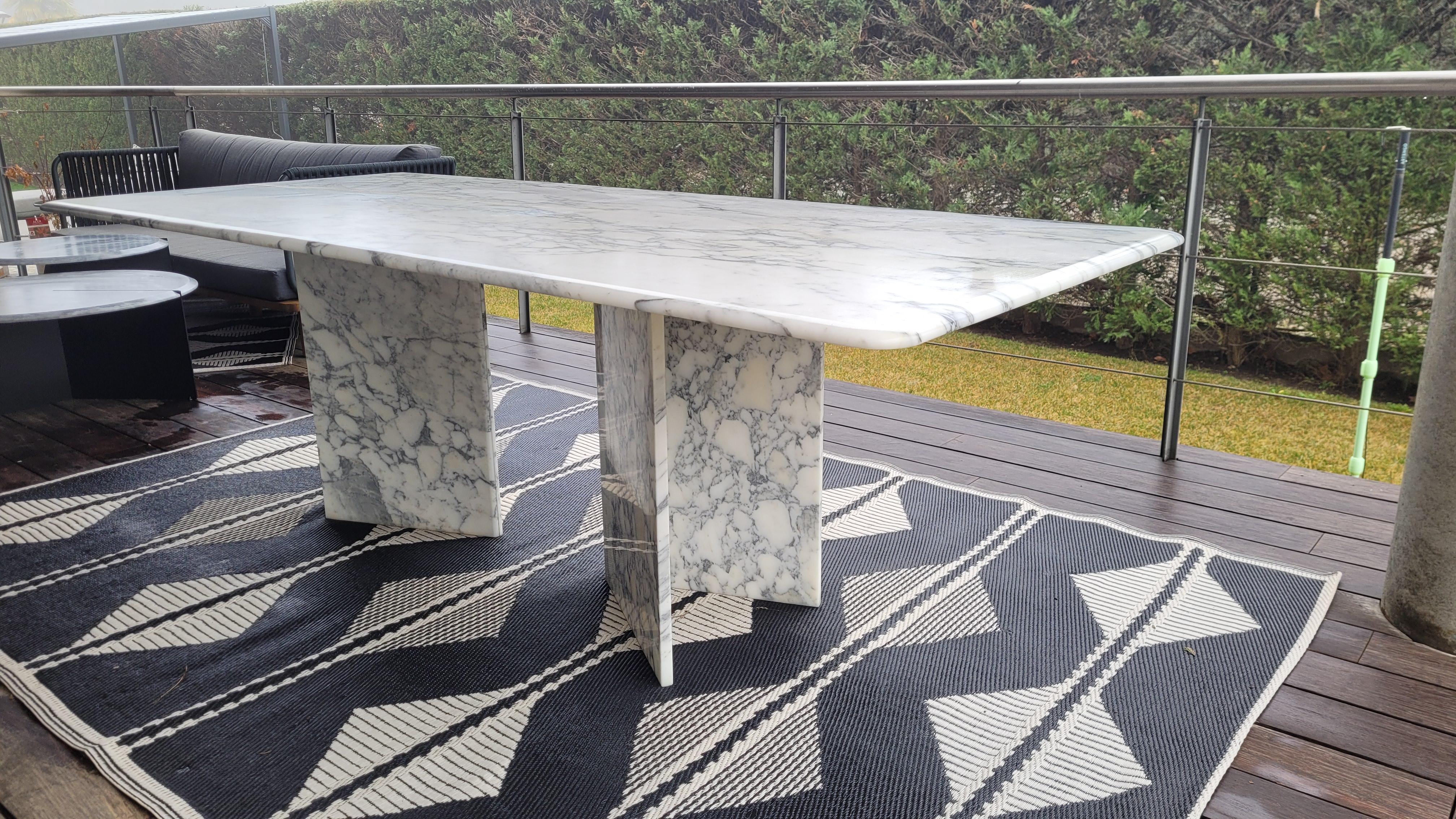 70er Jahre Italienisch Weiß Grau Esstisch  oder Schreibtisch aus Carrara-Marmor im Angebot 12