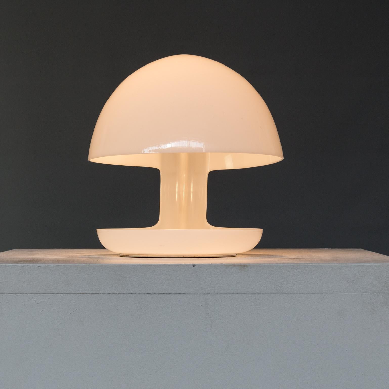 1970s Luigi Massoni ‘Fiona’ Table Lamp for Guzzini In Good Condition For Sale In Amstelveen, Noord