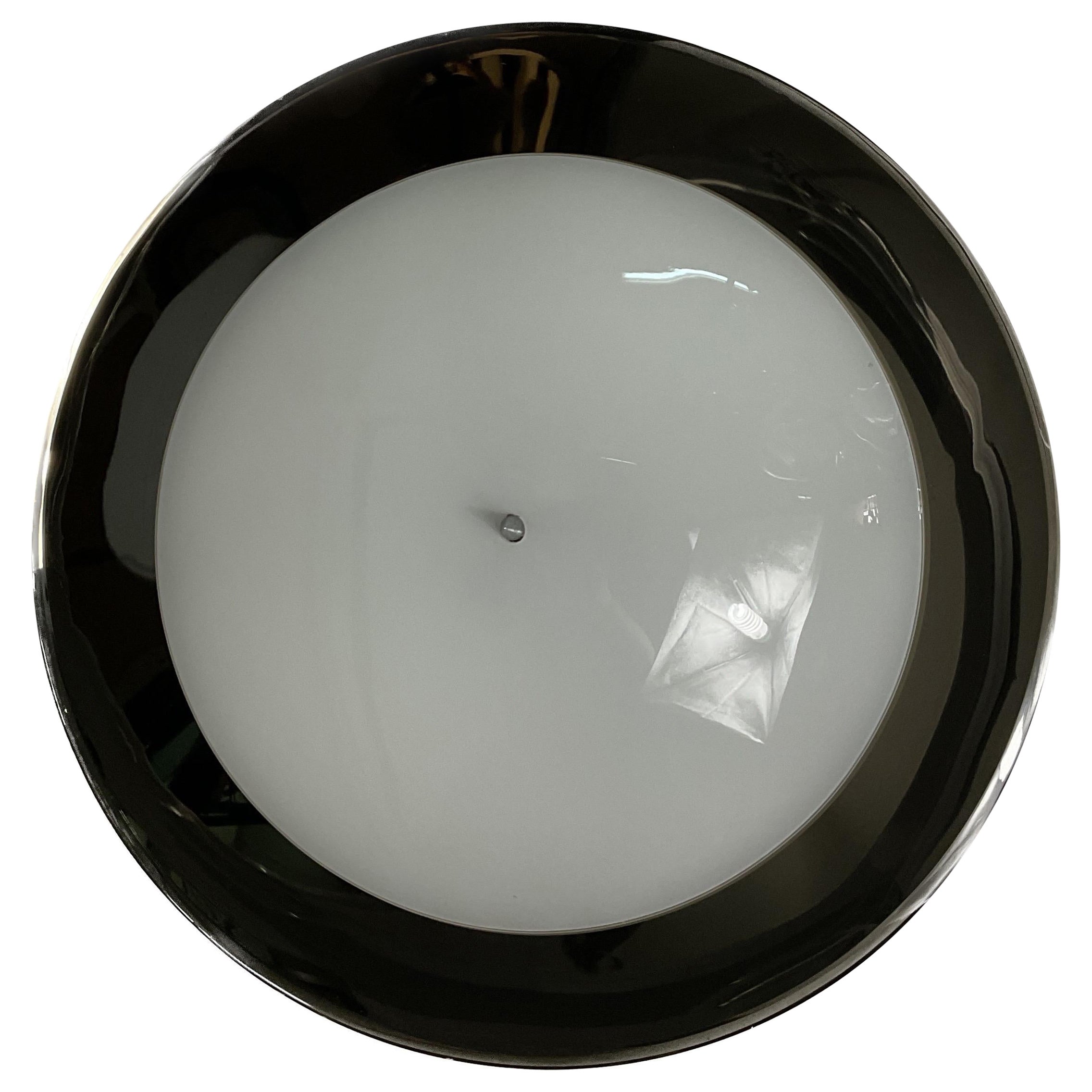 Plafonnier en métal et en verre des années 70 attribuable à Stilnovo en vente