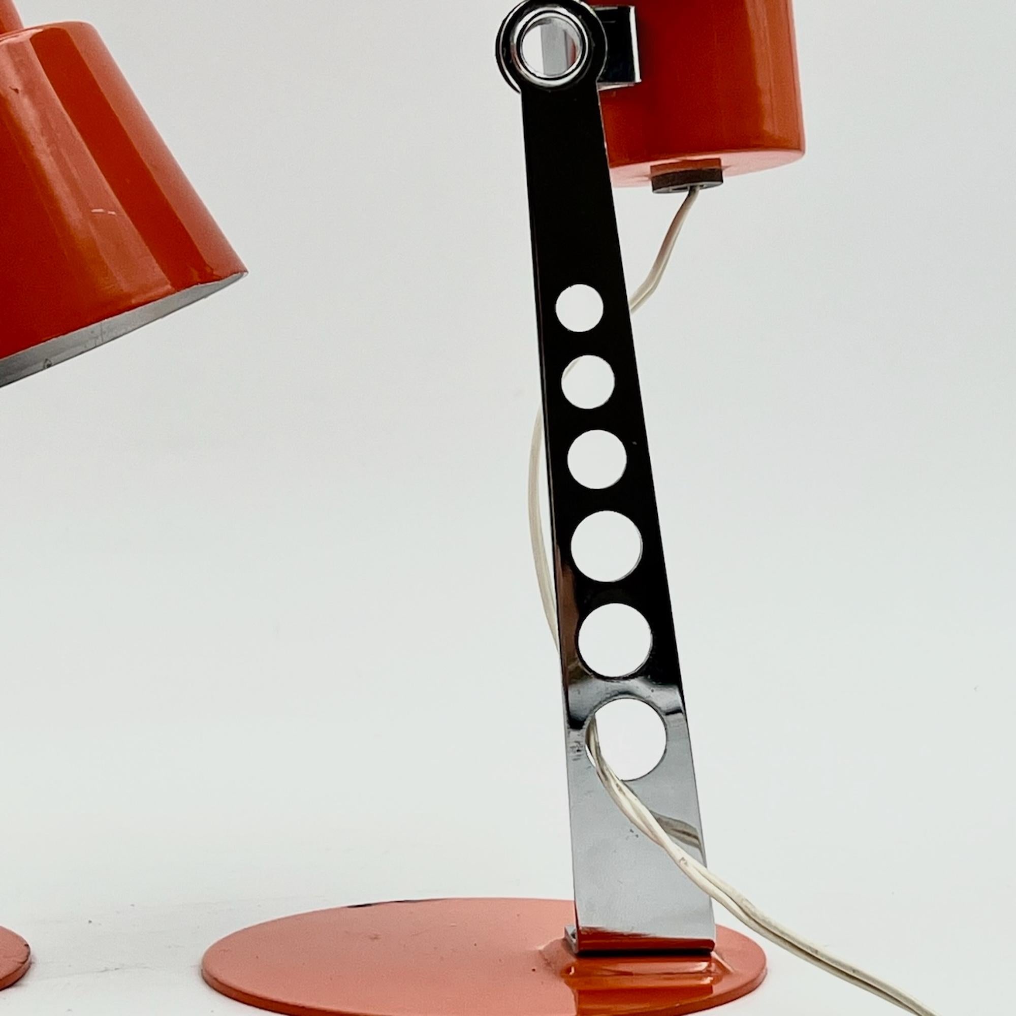 Minimalistische 70er Jahre Lampen von Targetti Sankey in Orange und Chrom - 2er-Set (Ende des 20. Jahrhunderts)