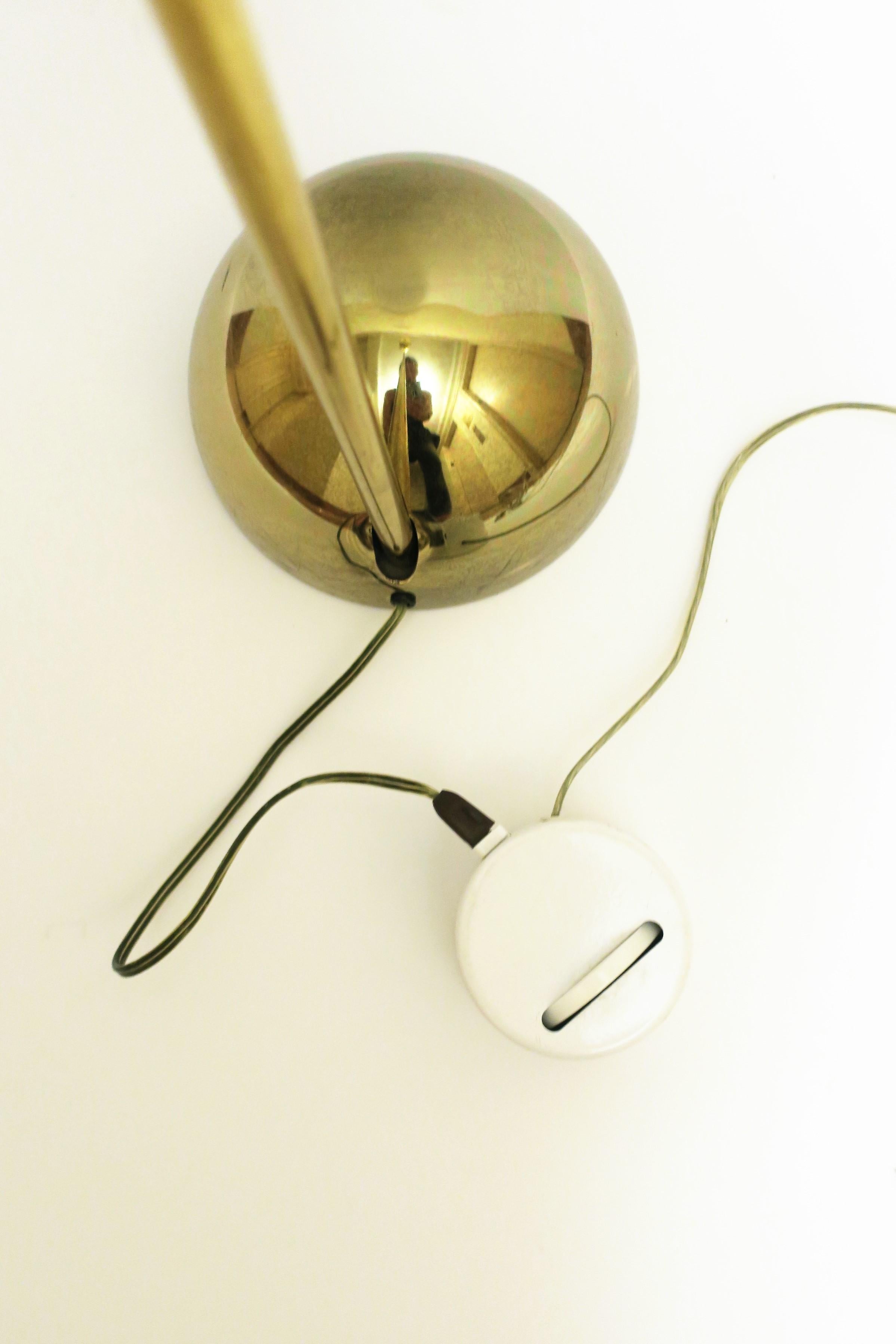 Moderne vermessingte Stehlampe, ca. 1970er Jahre im Angebot 3