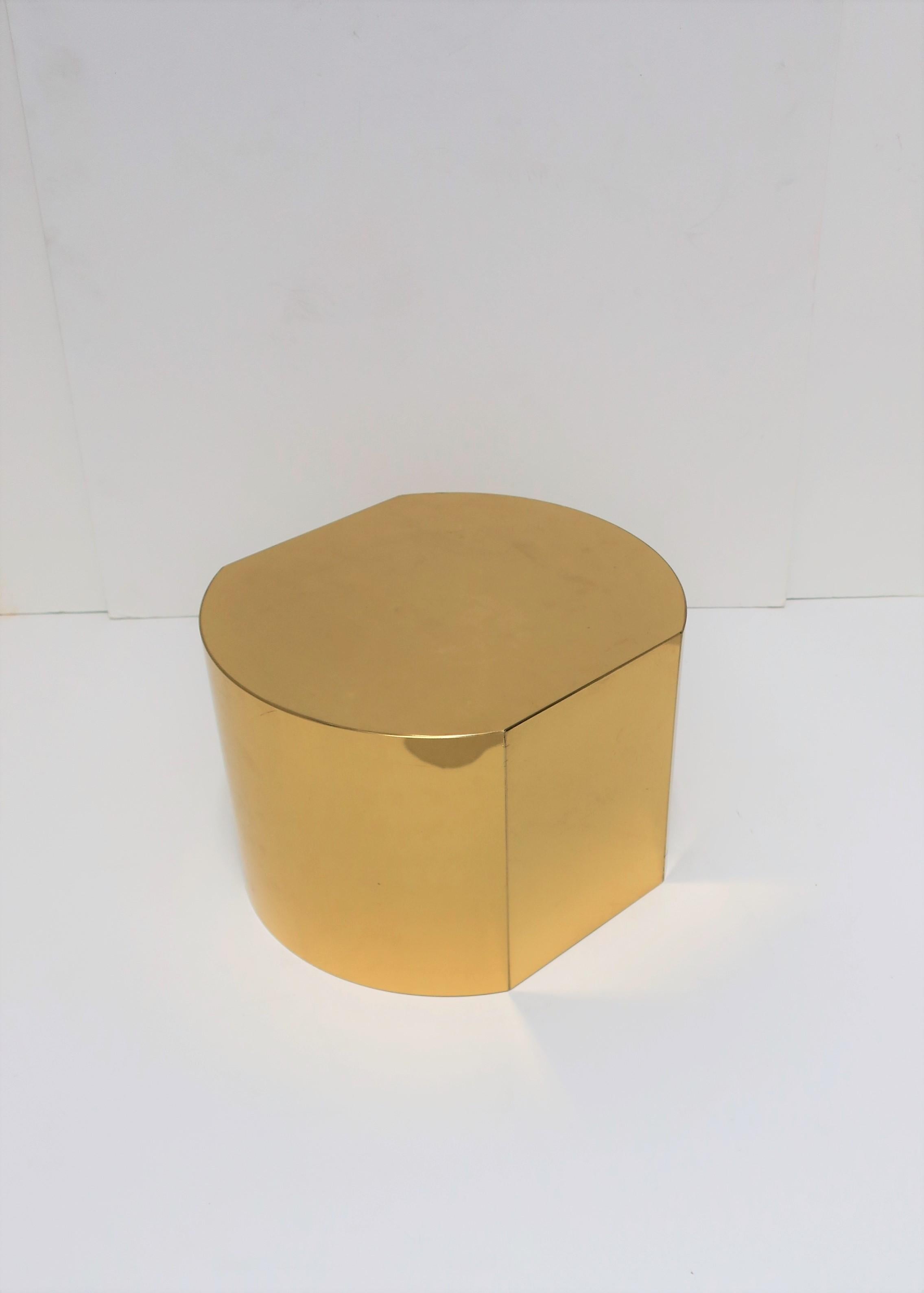 Modern Brass Pedestal Stand or Pedestal Side Table 2