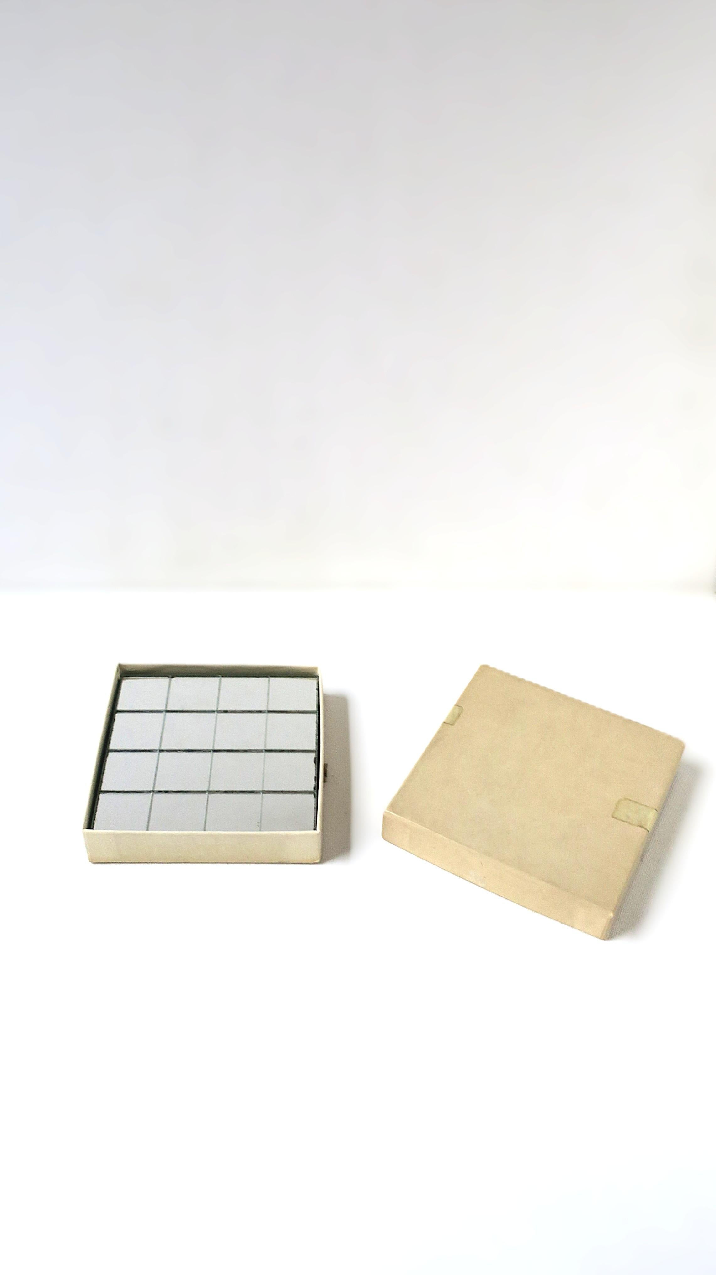 70er Jahre Modern Spiegel Untersetzer (Postmoderne) im Angebot