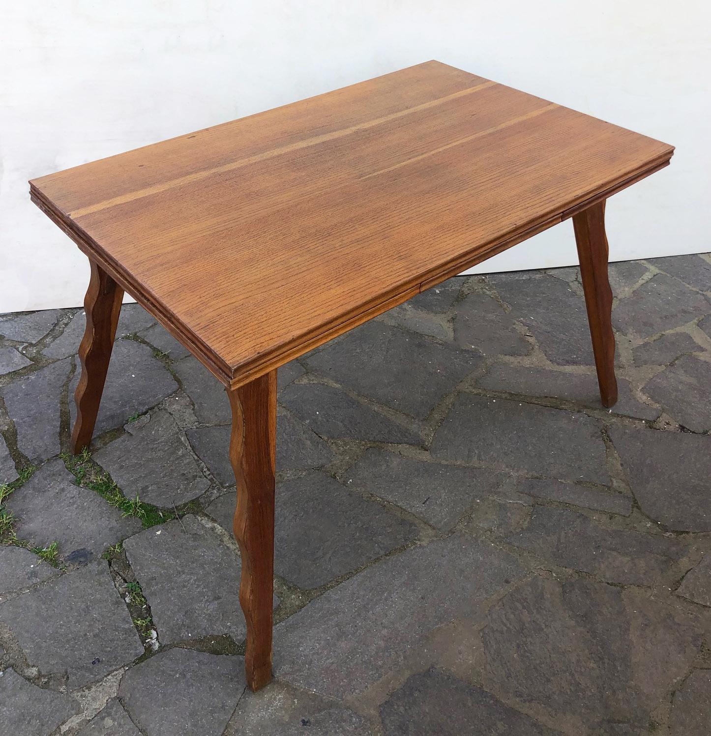 70s Natural Color Oak Table, Extendable, Honeycomb with Extensions, Scandinavian In Good Condition For Sale In Buggiano, IT