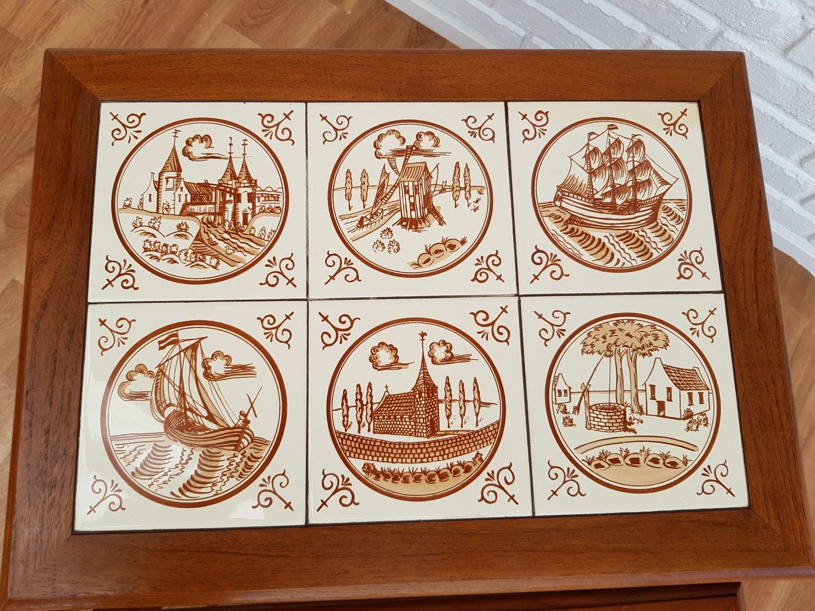 Table gigogne danoise des années 70, design danois, carreaux de céramique peints à la main, bois de teck en vente 1