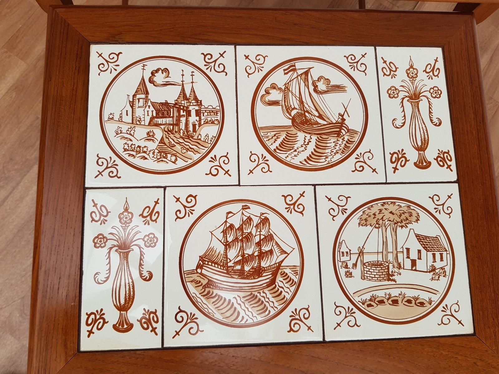 Table gigogne danoise des années 70, design danois, carreaux de céramique peints à la main, bois de teck en vente 2