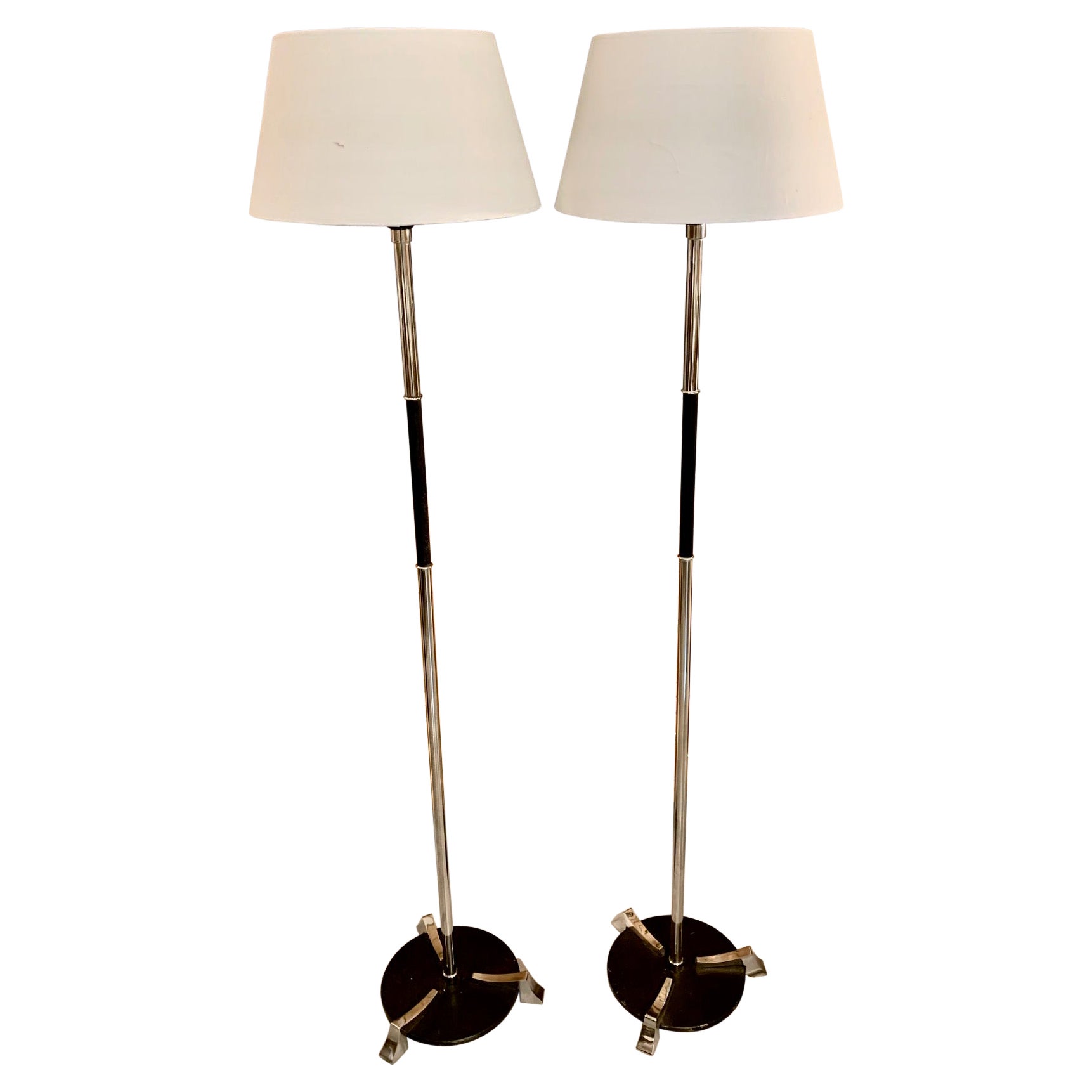 Paire de lampadaires espagnols des années 70 en métal laqué et chromé