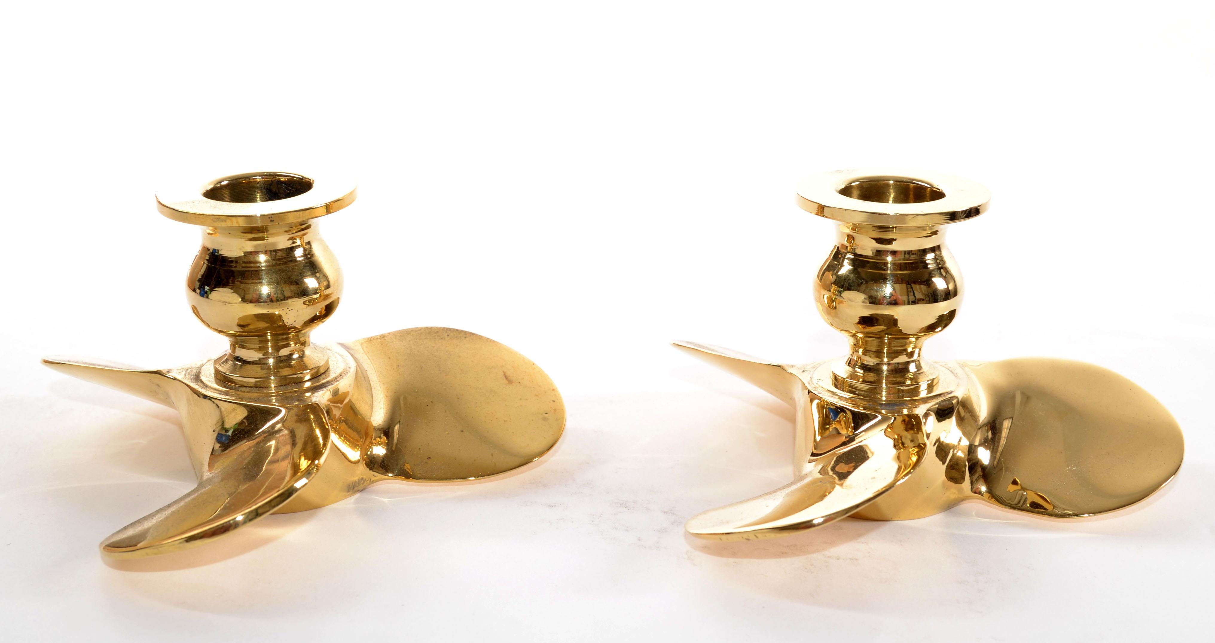 Paar Propellor-Kerzenhalter aus polierter Bronze, nautisch-industriell, Midcentury, 70er Jahre im Zustand „Gut“ im Angebot in Miami, FL