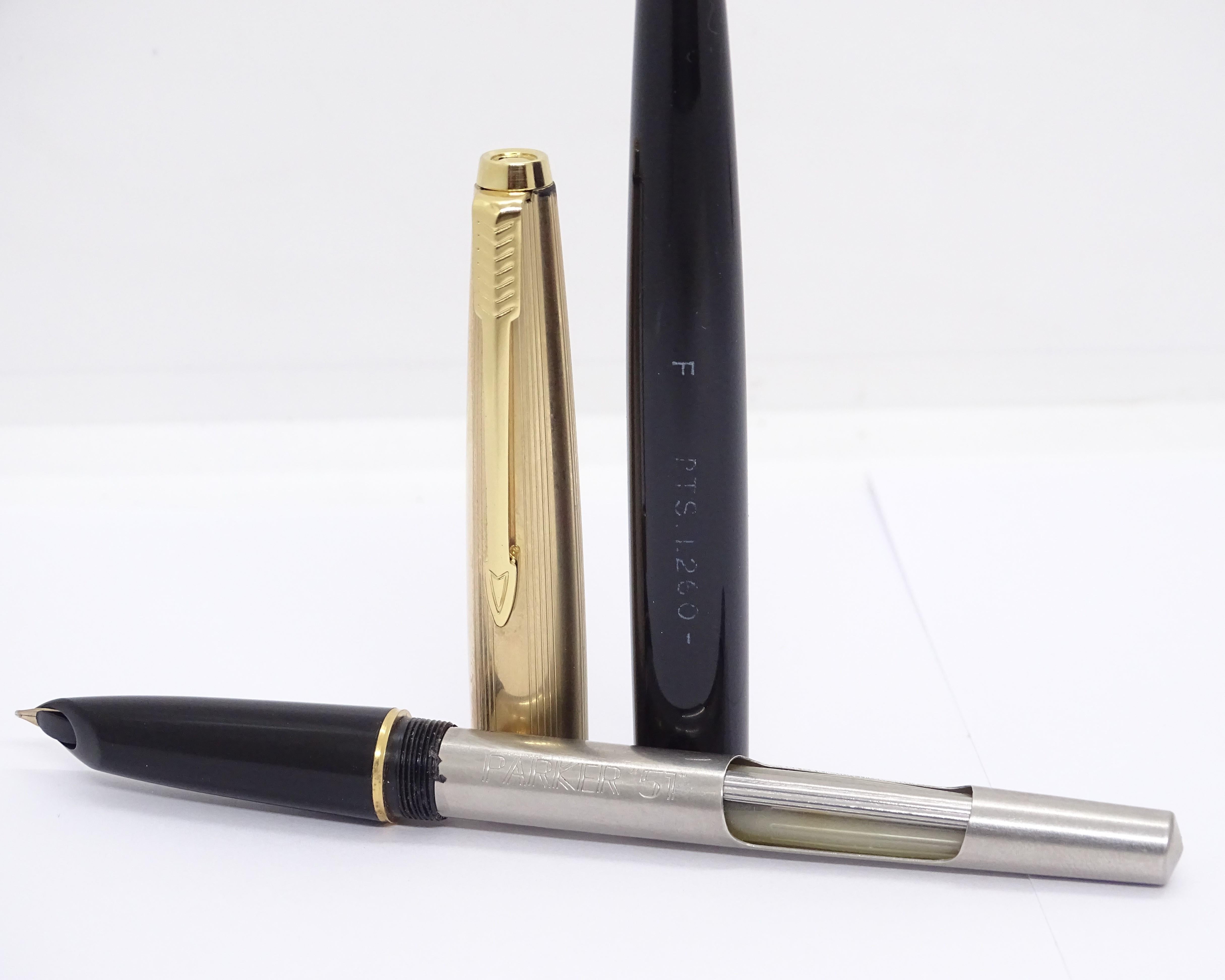 70s Parker fountain pen set, gold plated, case For Sale 4