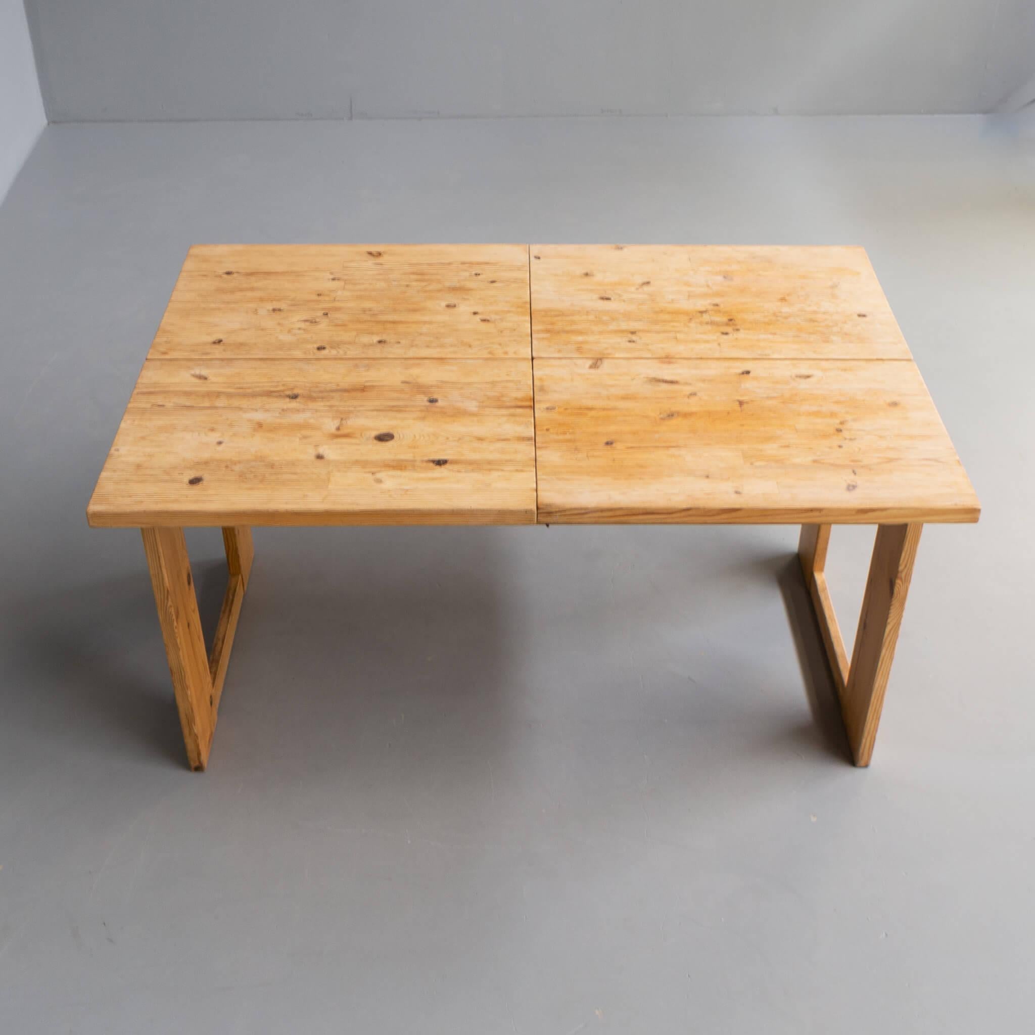 70s Pine Wooden Extendable Dining Table For Sale 6