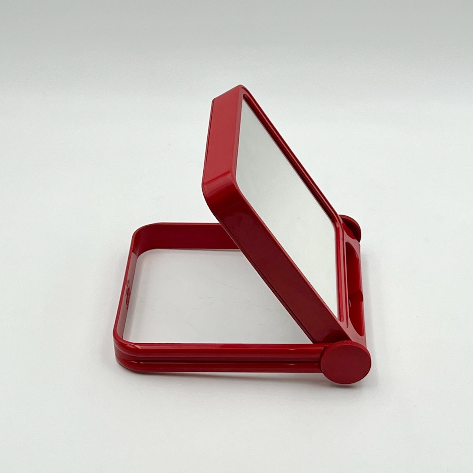 70s Red Dual Mirror by Roberto Maderna for GEDY - Italian Portable Mirror In Good Condition For Sale In San Benedetto Del Tronto, IT