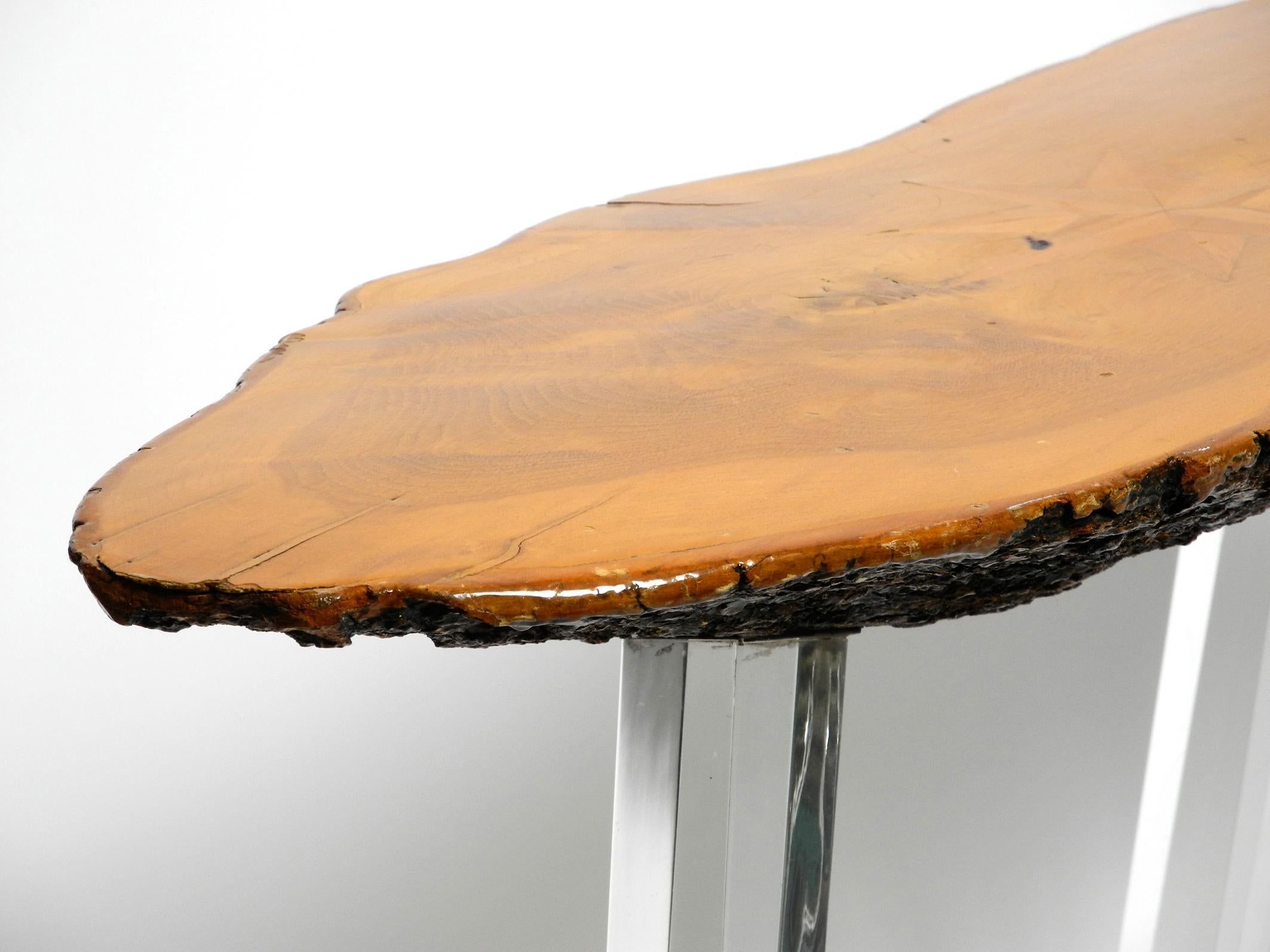 70s Regency Side Coffee Table Made of a Thick Tree Slice and Plexiglass Legs For Sale 4