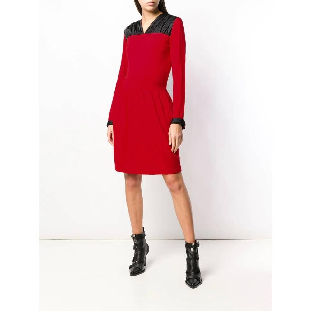 70s Ritz Saddler Vintage red wool V-neck midi dress For Sale 1