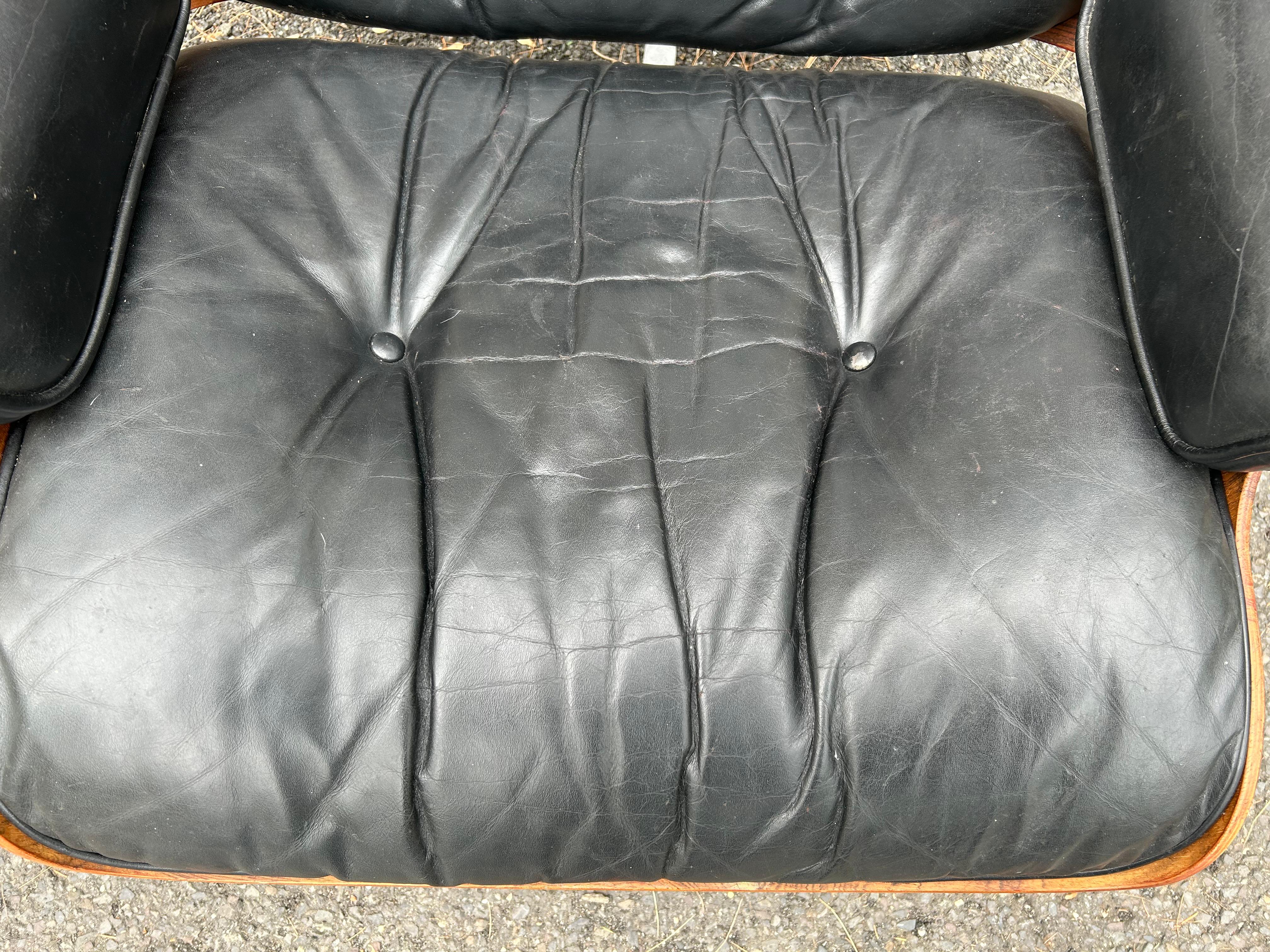 American 70's Rosewood Eames Lounge Chair & Ottoman For Herman Miller For Sale