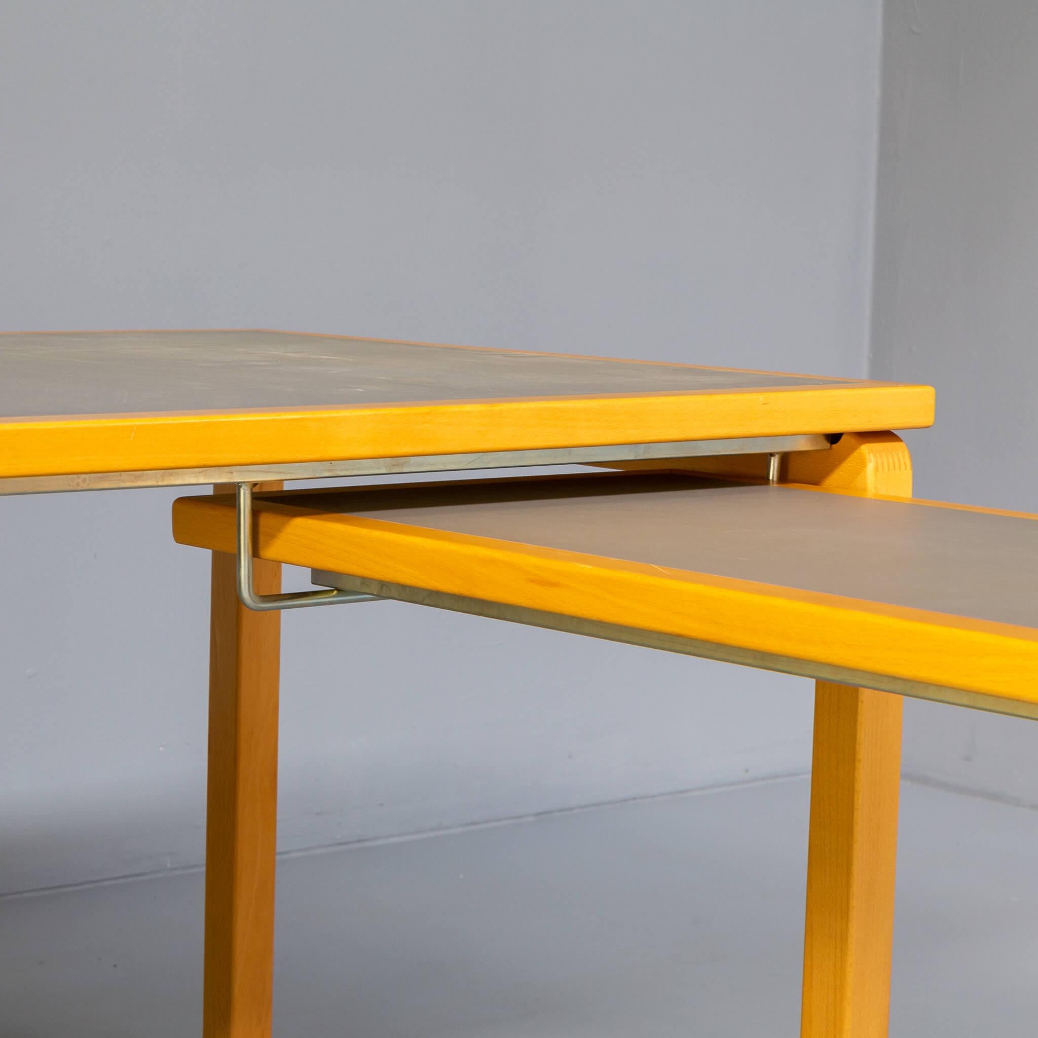 Schreibtisch im skandinavischen Design der 70er Jahre (Buchenholz)