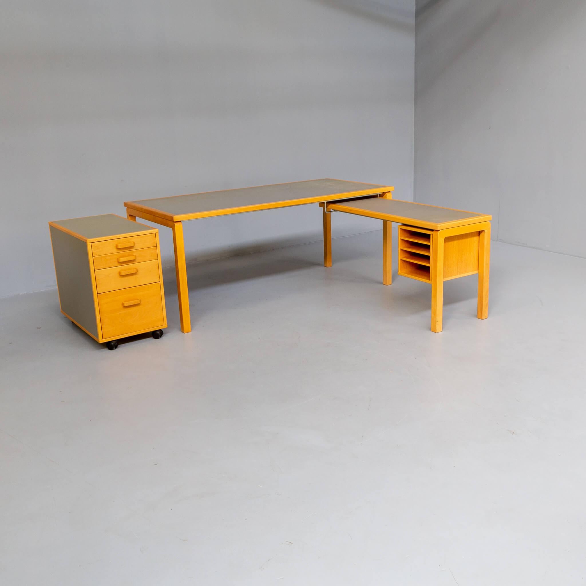 Schreibtisch im skandinavischen Design der 70er Jahre 2