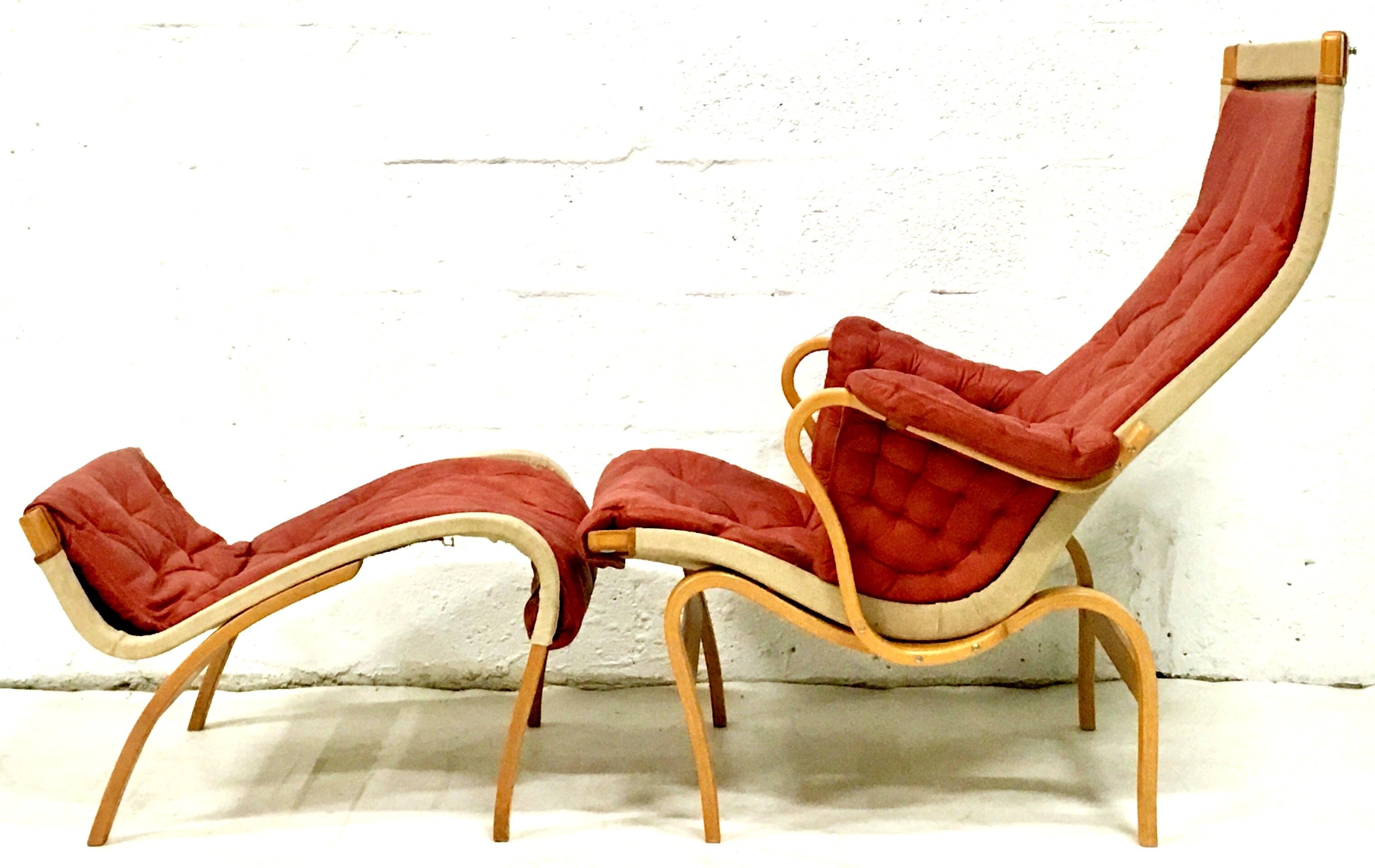 Suédois chaise longue et pouf scandinave moderne des années 1970:: en cuir et bois d'ébène:: signée Mathsson