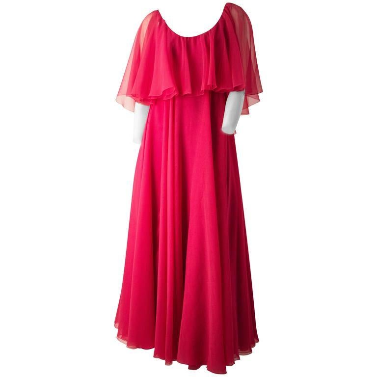 70er Jahre Shocking Pinkes Chiffon-Kleid mit Rüschen Damen im Angebot