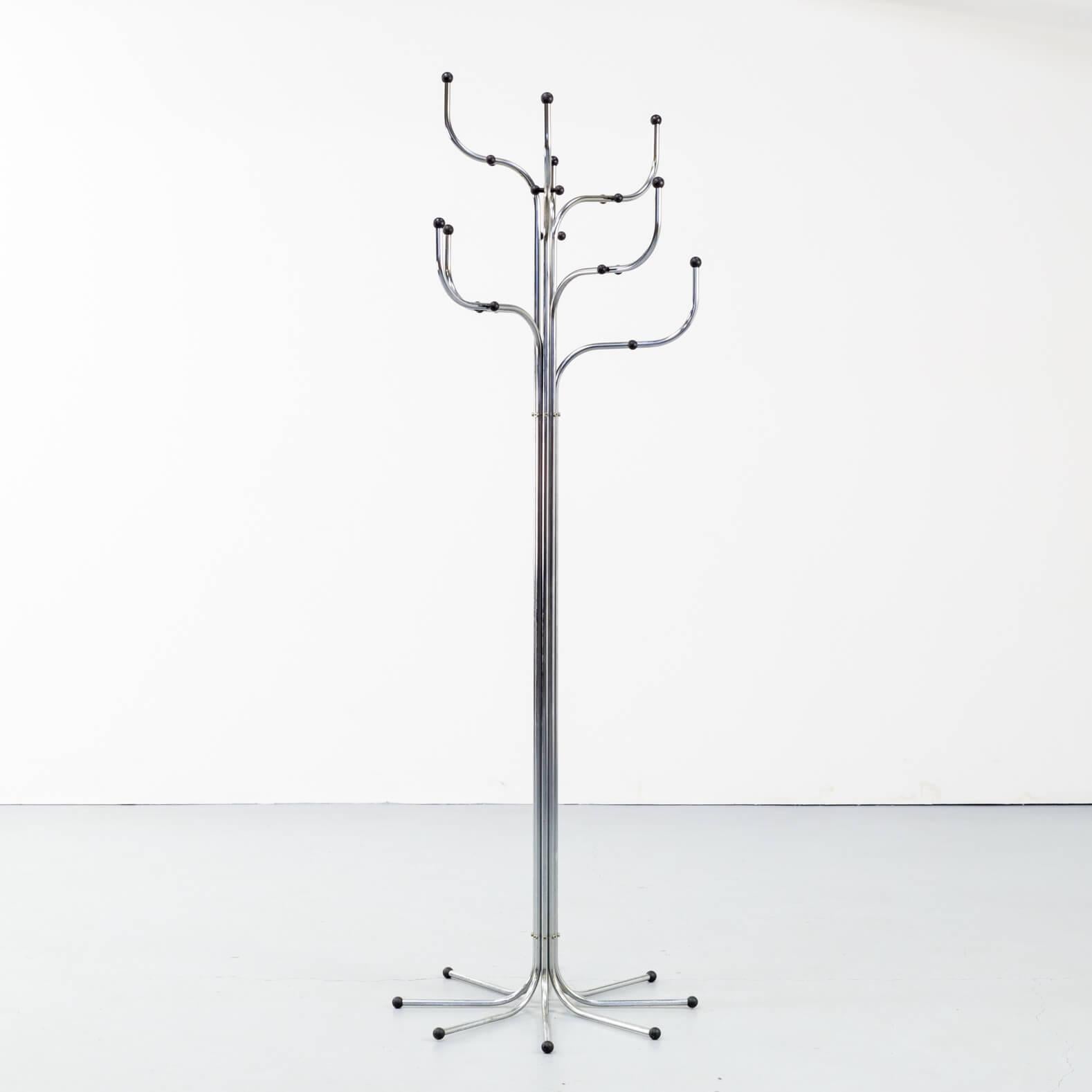 The ‘tree’ coat rack was designed by Sidse Werner for manufacturer Fritz Hansen, one of the best known and oldest Scandinavian design brands.