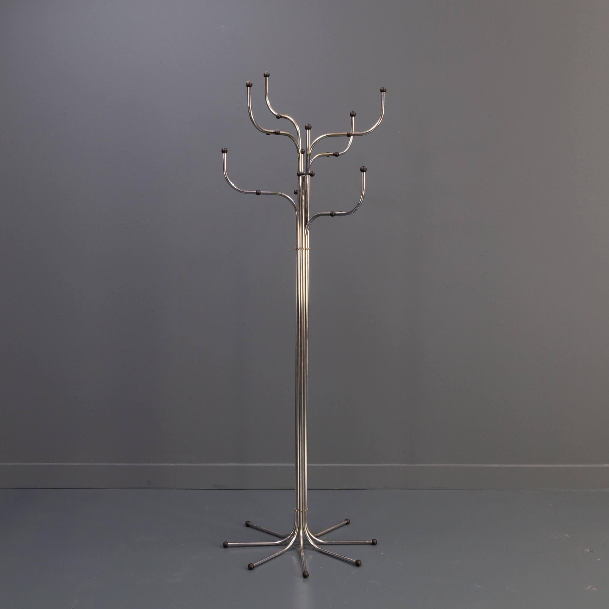The ‘tree’ Coat rack was designed by Sidse Werner for manufacturer Fritz Hansen, one of the best known and oldest Scandinavian design brands.