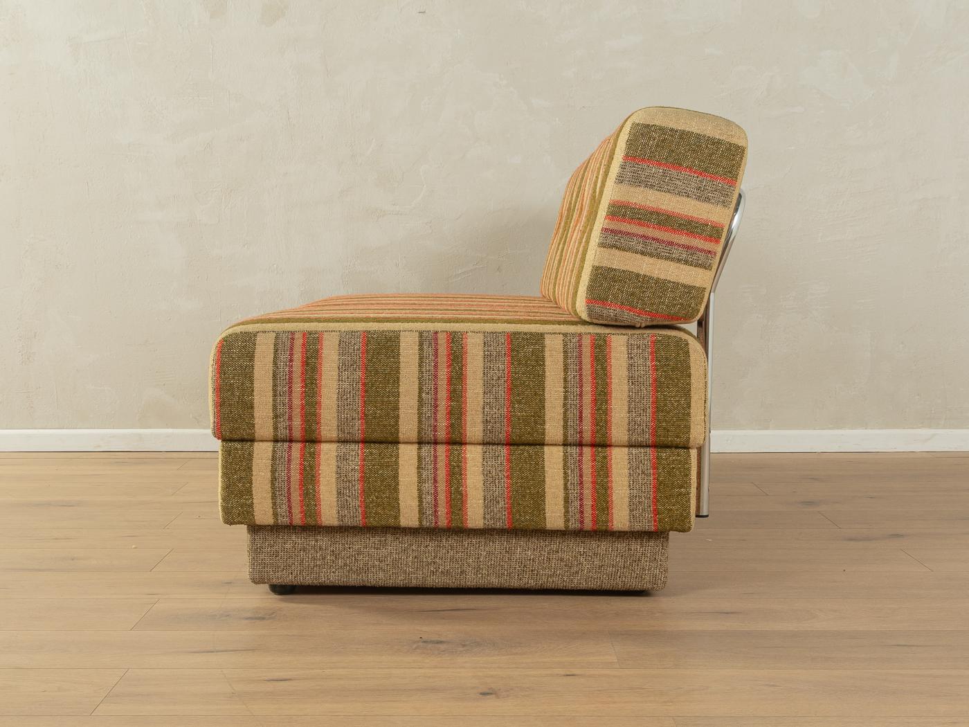 70er Jahre Sofa mit Tisch, Tagesbett, Bank (Textil) im Angebot