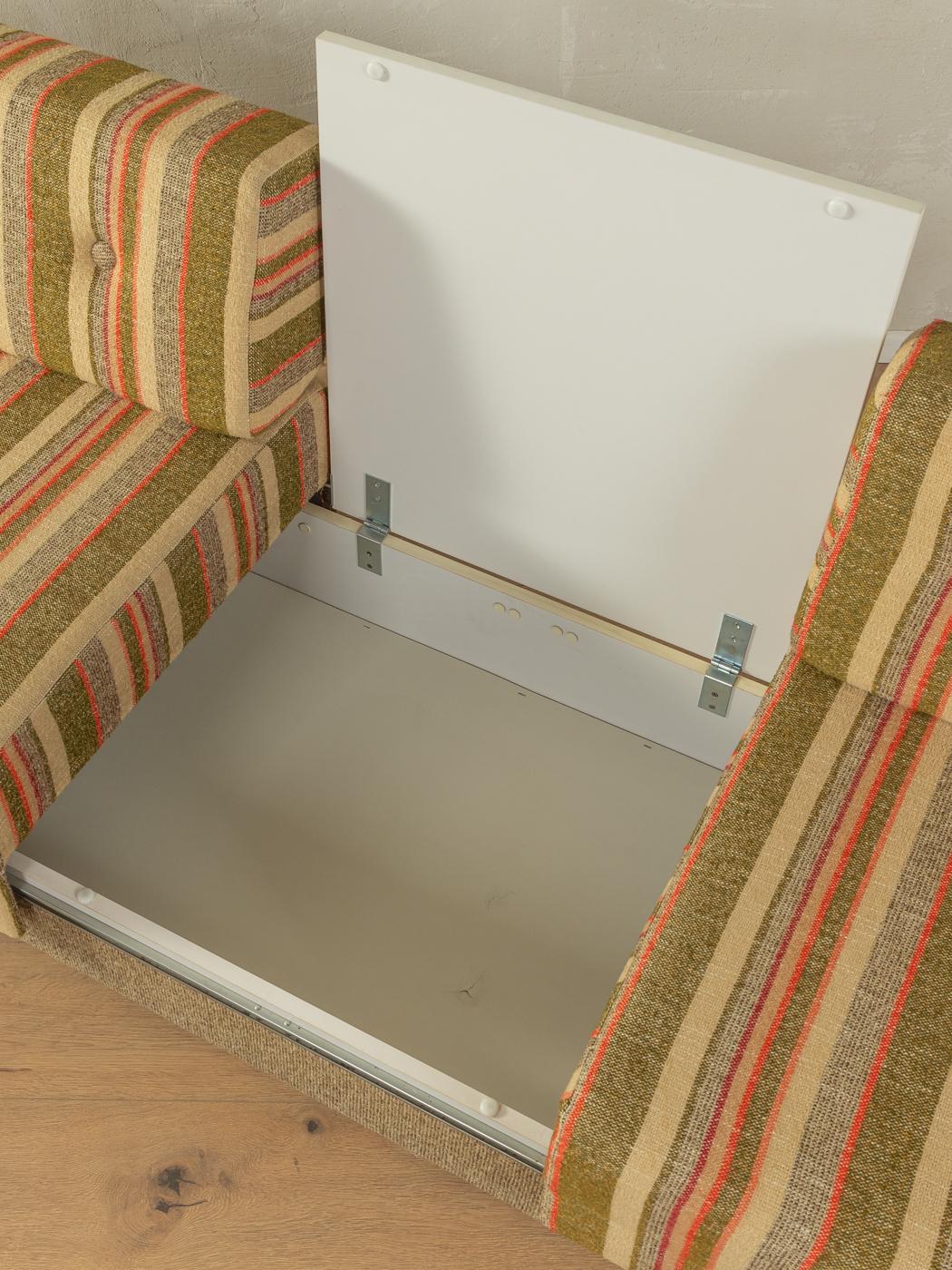 70er Jahre Sofa mit Tisch, Tagesbett, Bank im Angebot 2