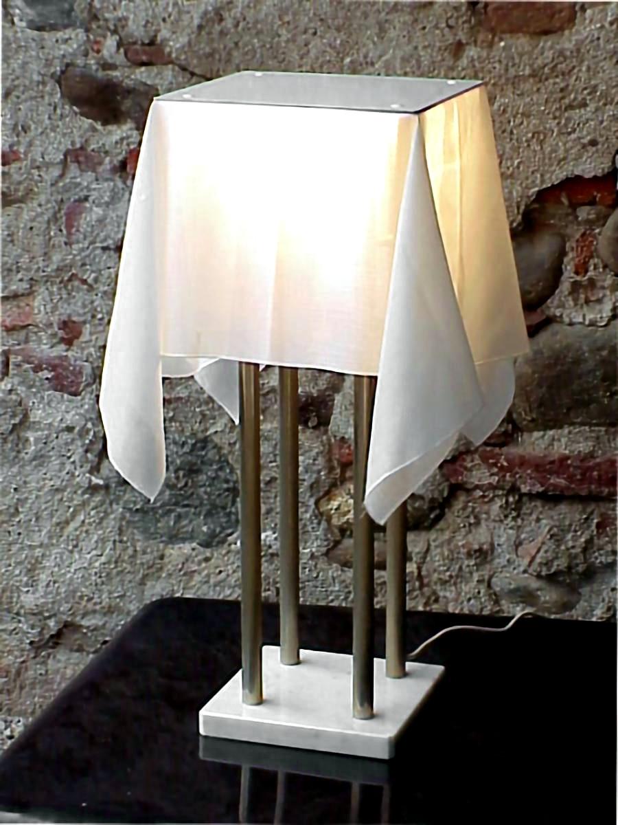 70er Jahre Space Age Sirrah Italien Tischlampe Nefer von Kazuide Takahama Design (Ende des 20. Jahrhunderts) im Angebot