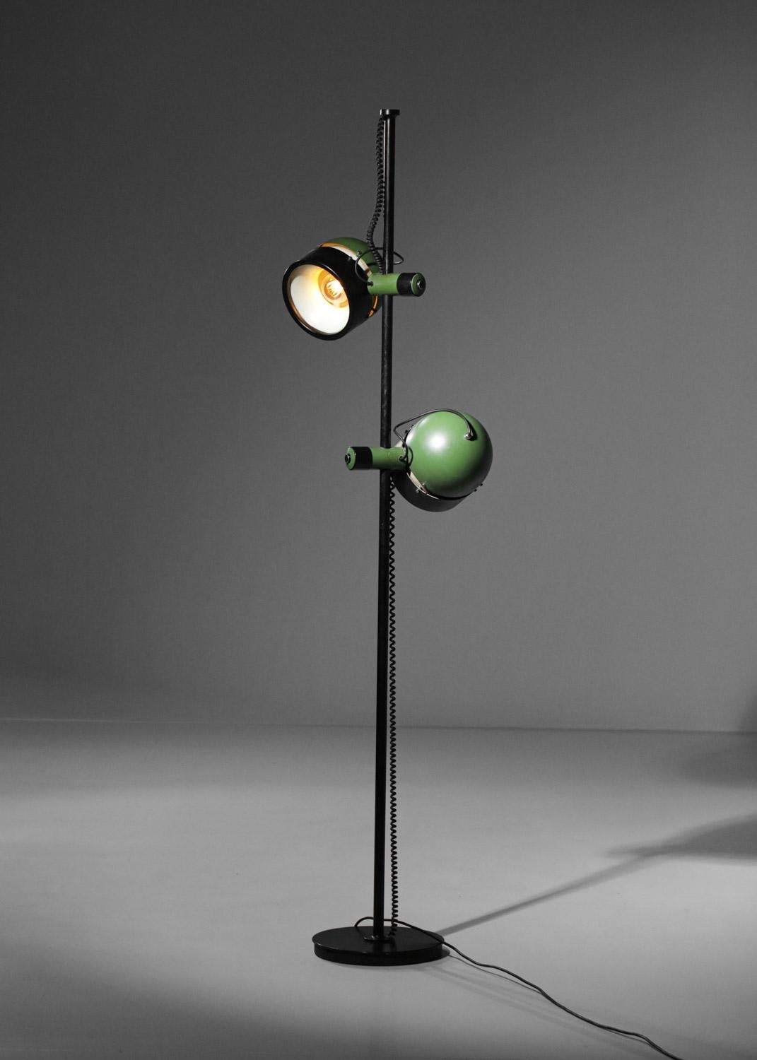 1970s Spanish Floor Lamp with Two Diffusers in Lacquered Metal For Sale 1