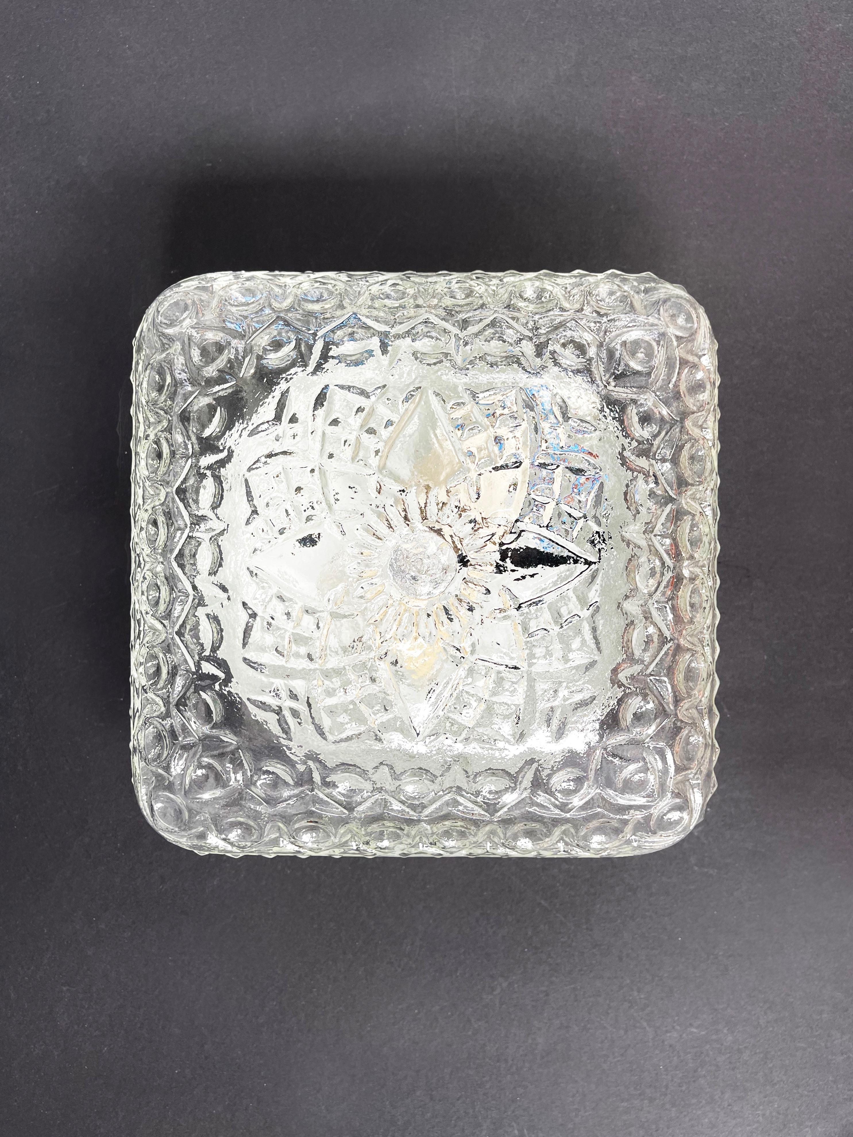 Lámpara de pared o plafón 70s Square White Floral Glas Flush, by Massive en Bueno estado para la venta en Andernach, DE
