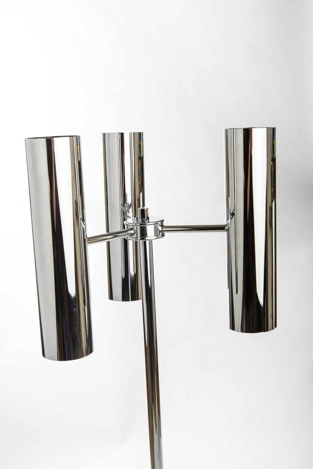 Lámpara de sobremesa de latón tubular Tristar de estilo futurista elegante de los años 70 en níquel pulido Latón en venta